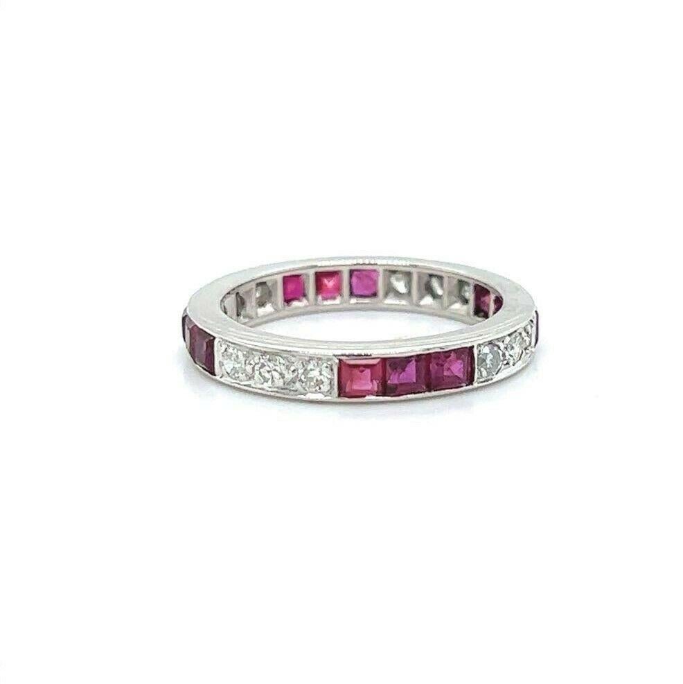 18k Weißgold Kanal gesetzt Rubin und Diamant Eternity Band Ring Größe 6,25

Zustand:  Ausgezeichneter Zustand, professionell gereinigt und poliert
Metall:  18k Gold (markiert und professionell getestet)
Gewicht:  3.7g
Edelstein:  1.5ctw