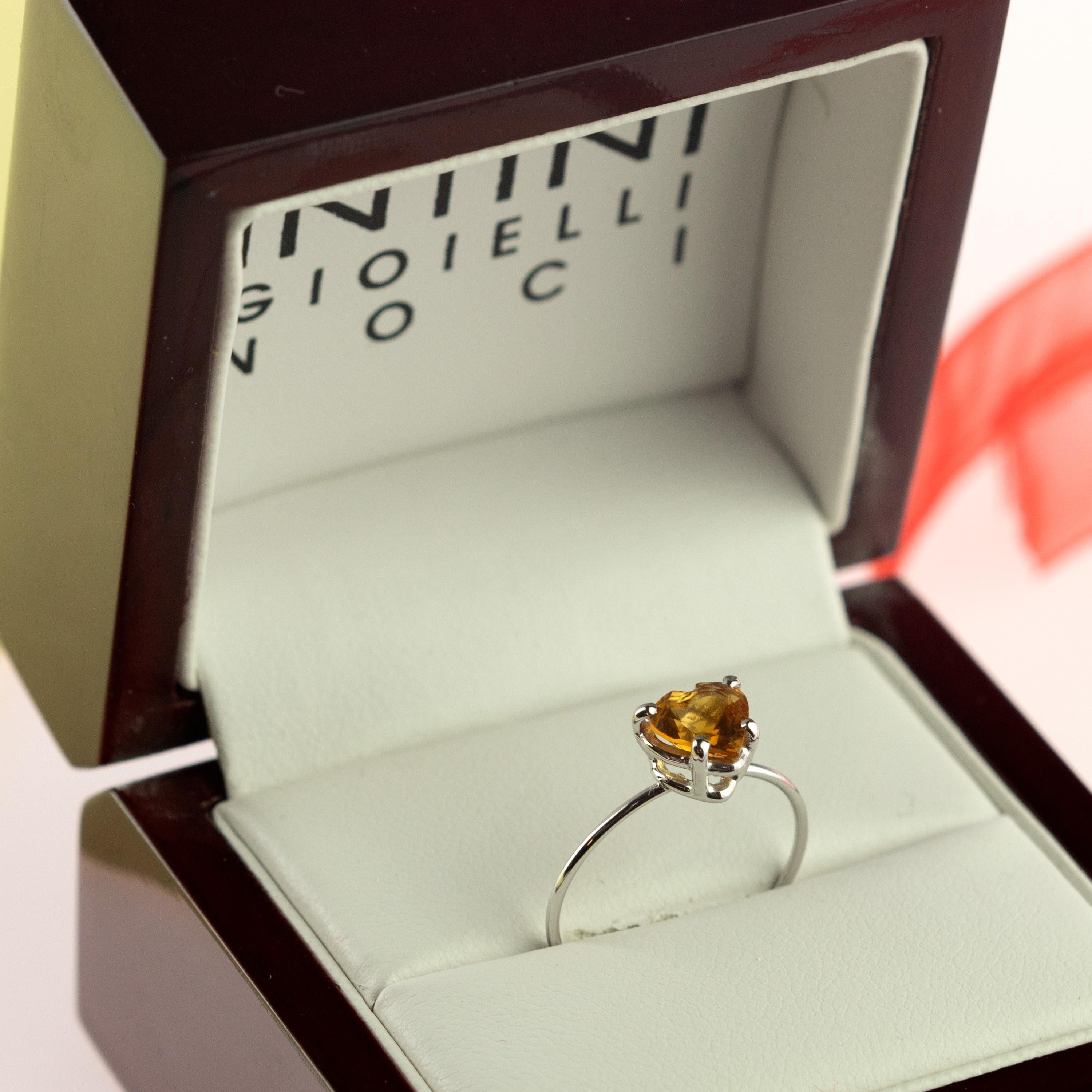 18 Karat White Gold Citrine Quartz Yellow Heart Cocktail Italian Romantic Ring For Sale 5