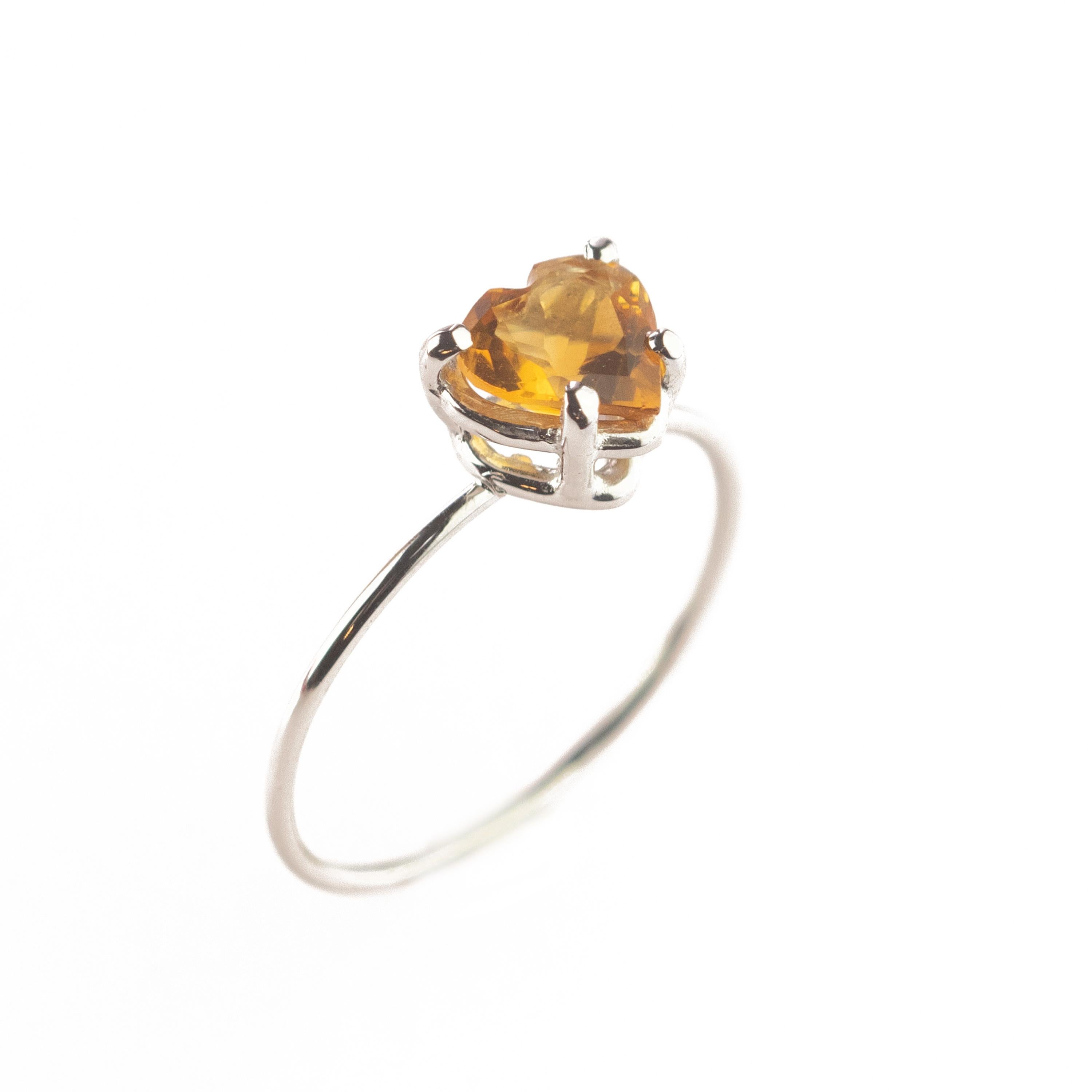 Taille cœur Bague cocktail italienne romantique en or blanc 18 carats, quartz et citrine en forme de cœur jaune en vente