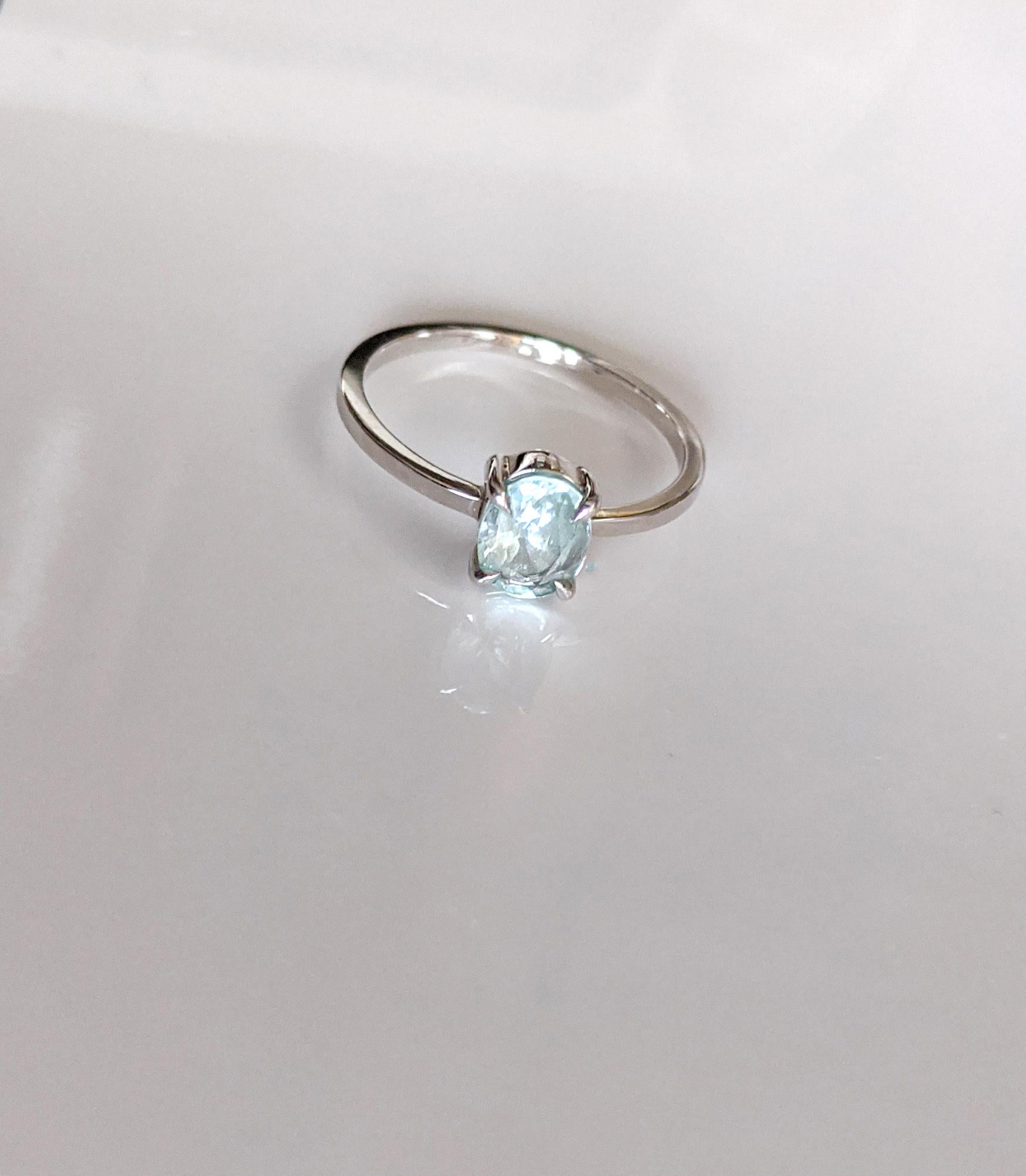 Women's 18 Karat White Gold Classic Engagement Ring with GIA Certified 1 Carat Diamond