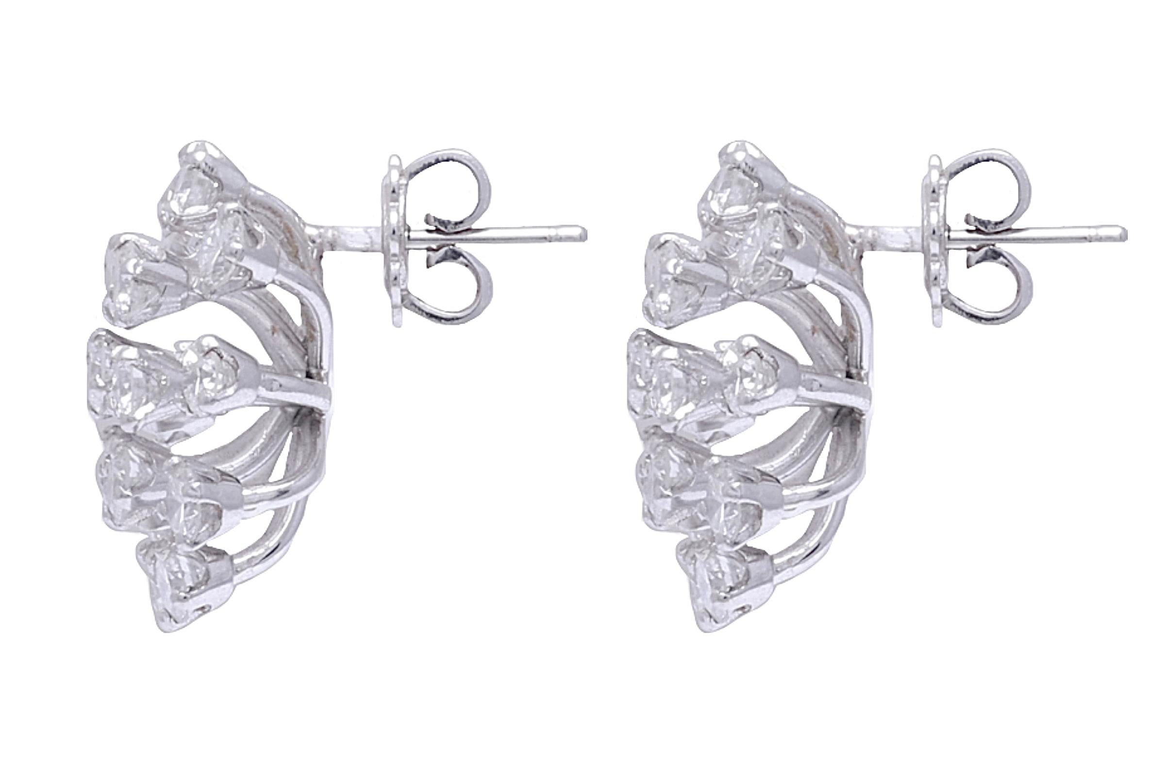 Women's or Men's 18 Karat White Gold Clip-On Earrings with 34 Brilliant Cut Diamonds Top Quality For Sale