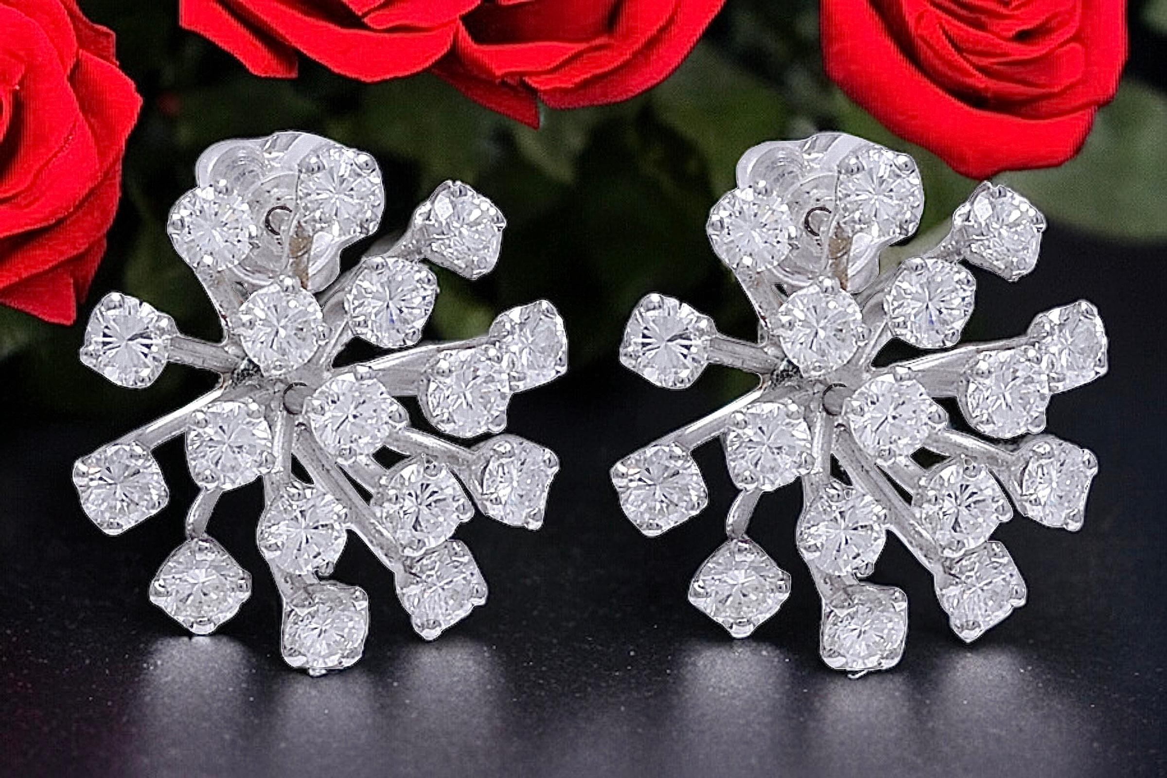 18 Karat White Gold Clip-On Earrings with 34 Brilliant Cut Diamonds Top Quality For Sale 4