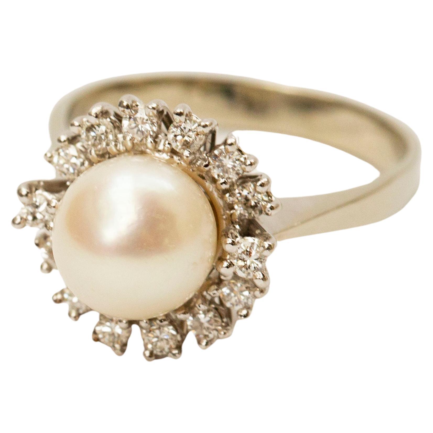 18 Karat White Gold Cluster / Entourage Ring with Natural Pearl and Diamonds For Sale