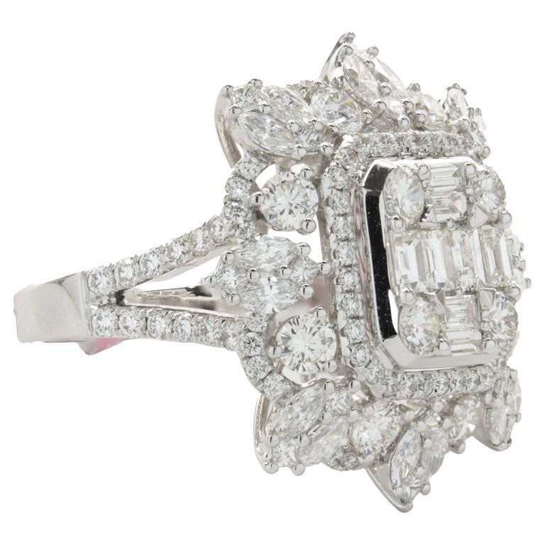 18 Karat White Gold Cluster Flower Ring with Mosaic Diamond Center For