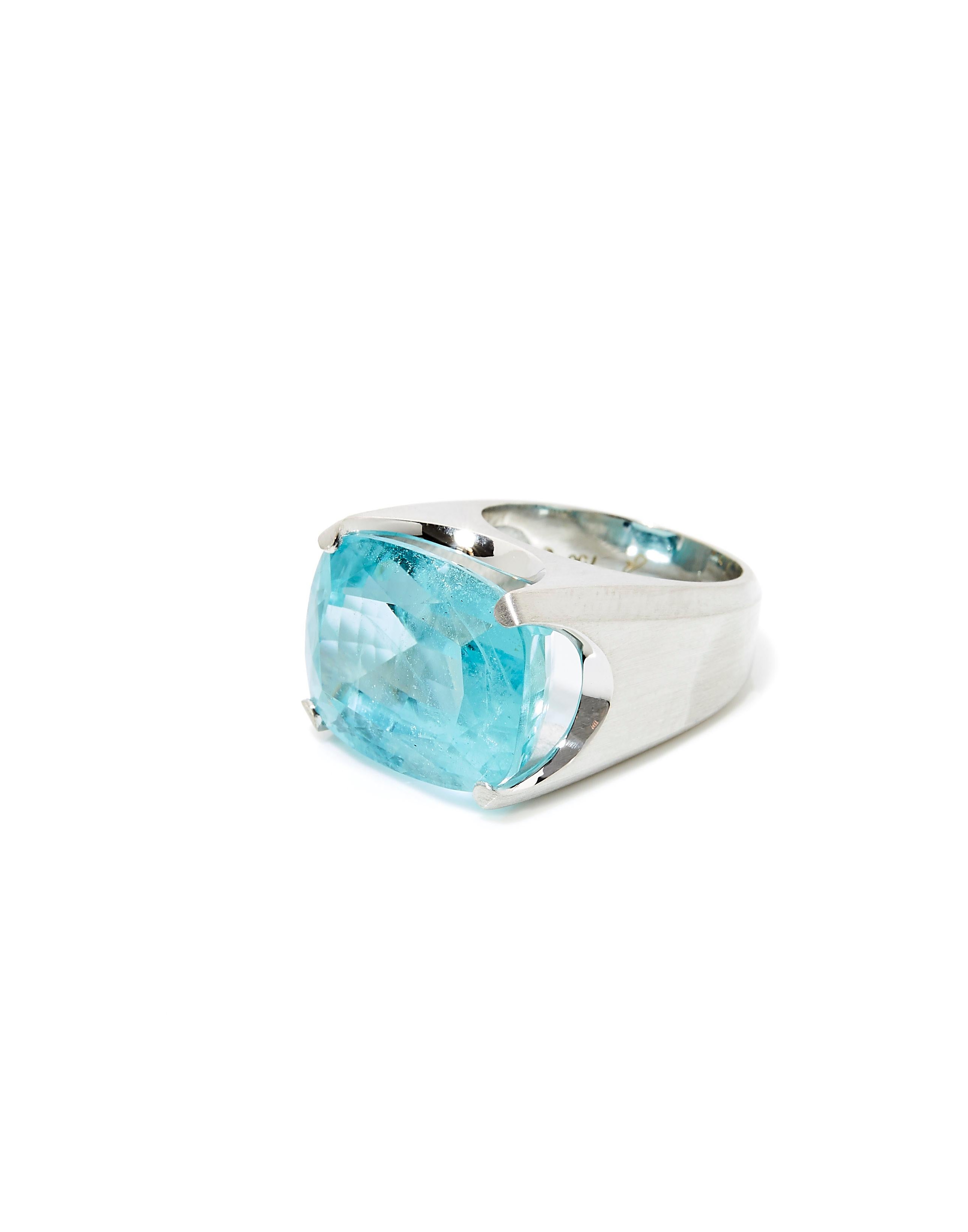 Cushion Cut 18 Karat White Gold Cocktail Ring with 22.45 Carat Aquamarine, On Made To Order For Sale