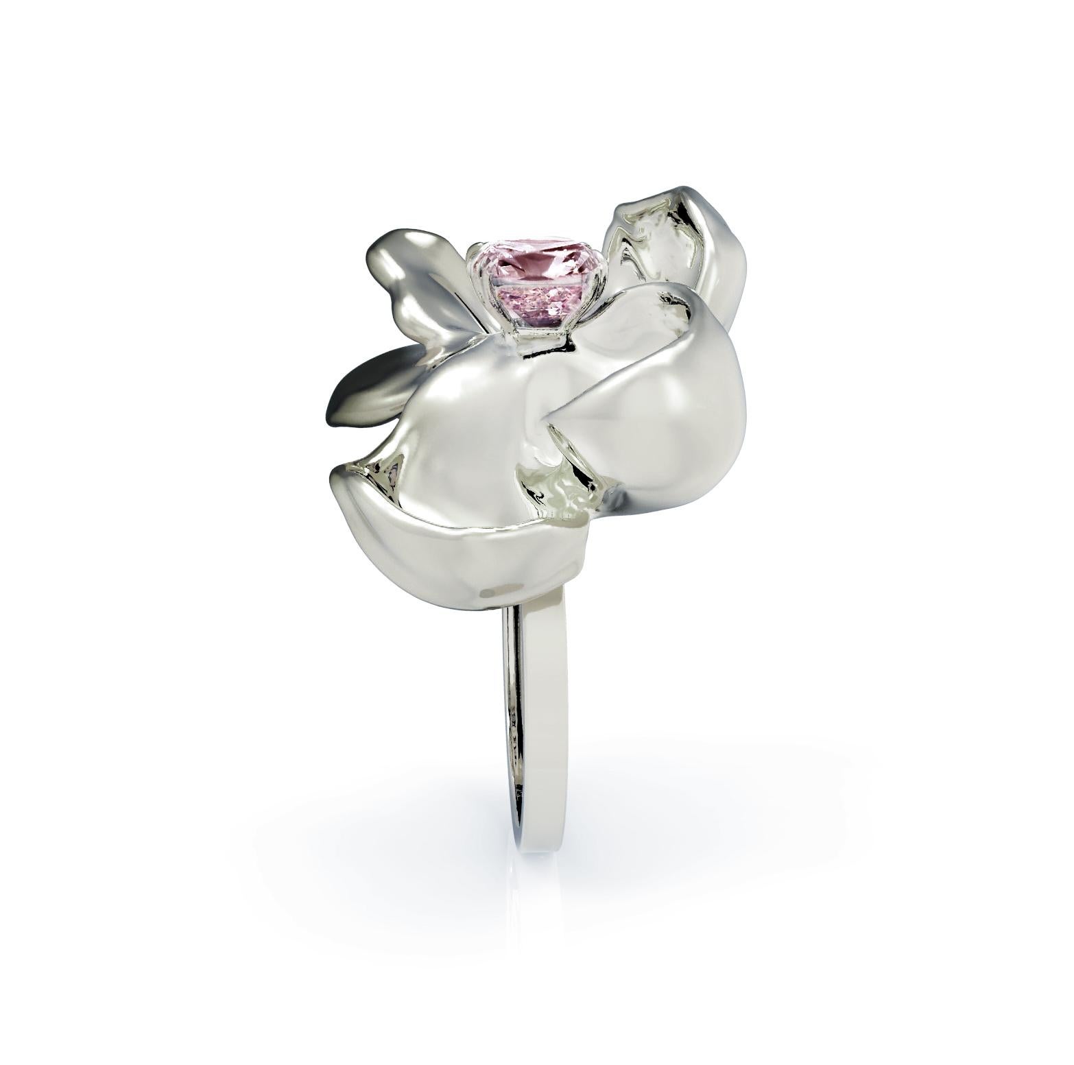 18 Karat White Gold Contemporary Cocktail Ring with Berry Spinel by Artist For Sale 5