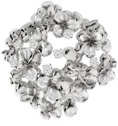 18 Karat White Gold Contemporary Hortensia Clip-On Earrings with Diamonds