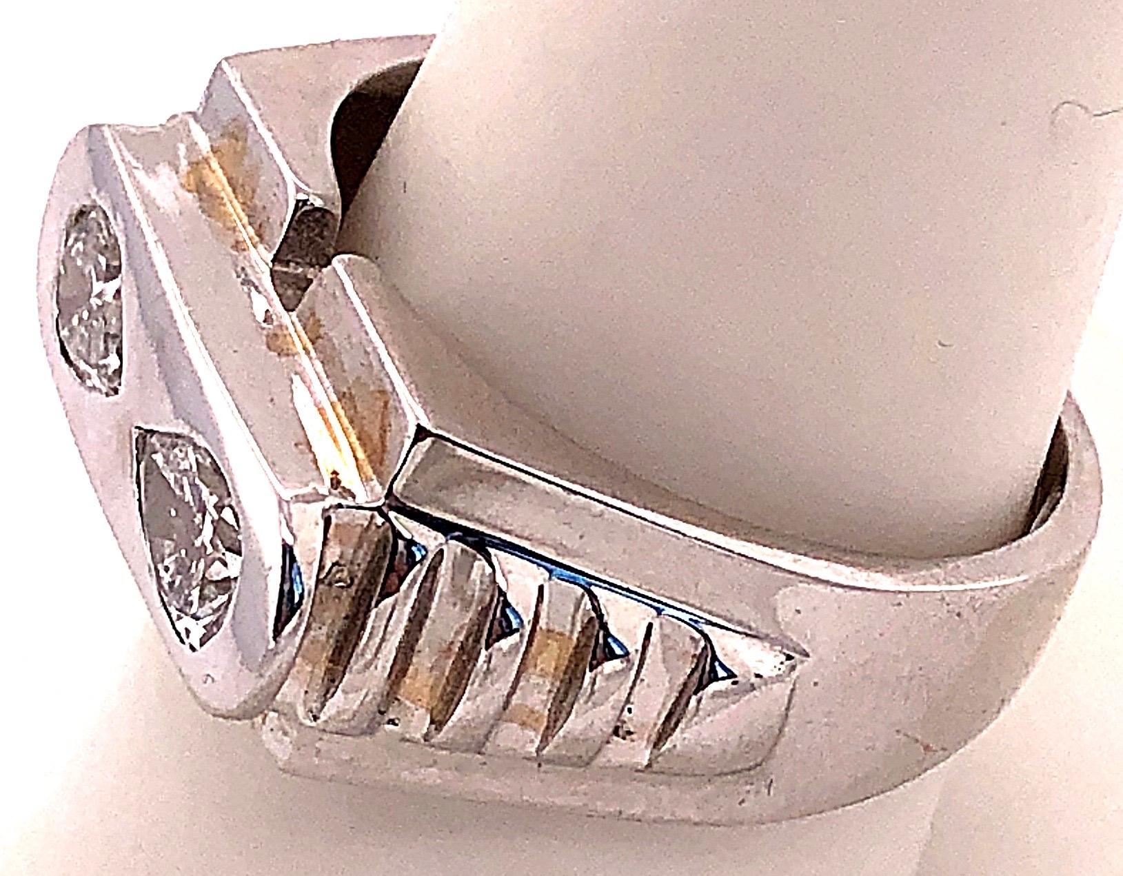 18 Karat White Gold Contemporary Ring with Diamonds For Sale 5