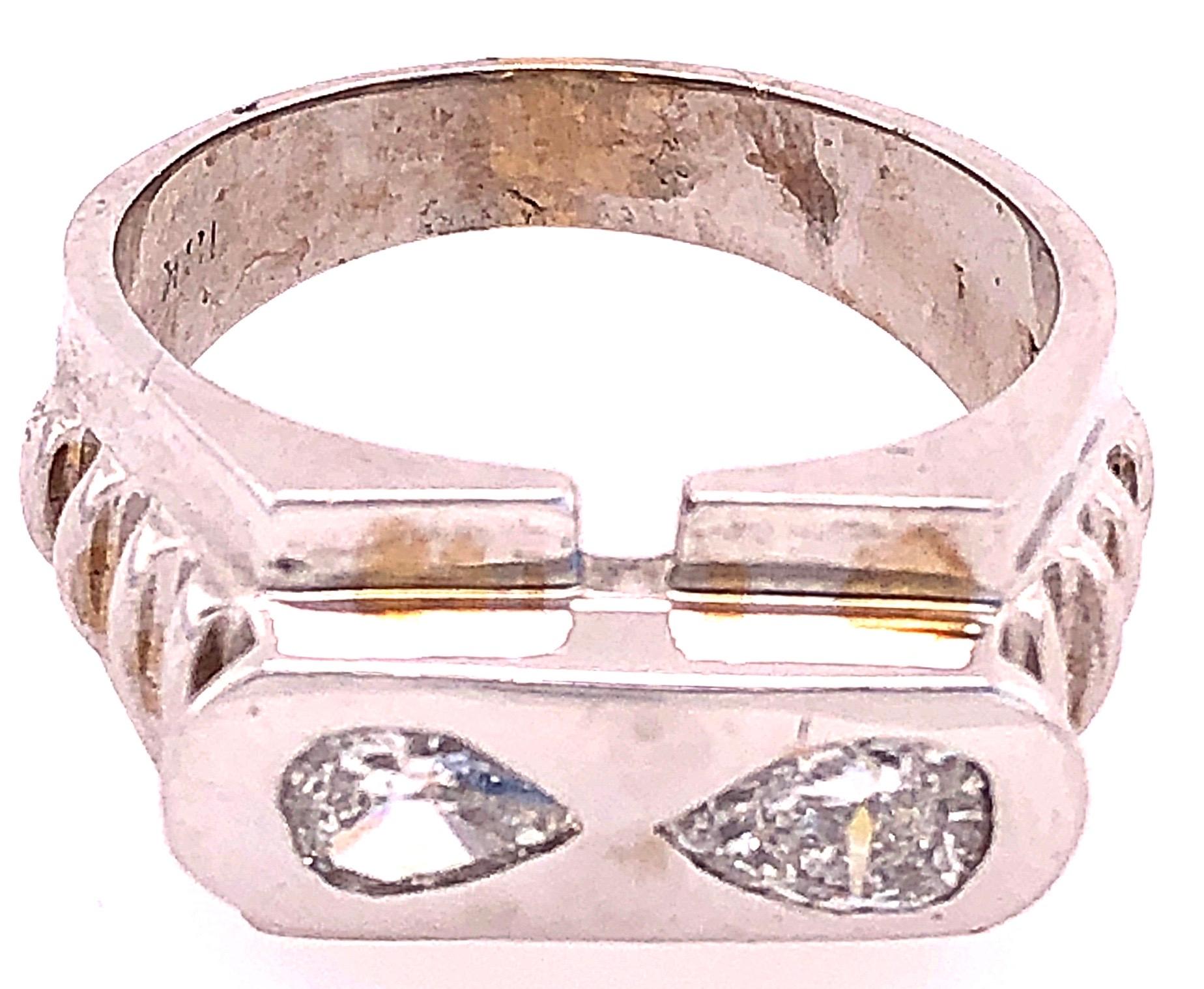 Zeitgenössischer Ring aus 18 Karat Weißgold mit Diamanten im Angebot 1