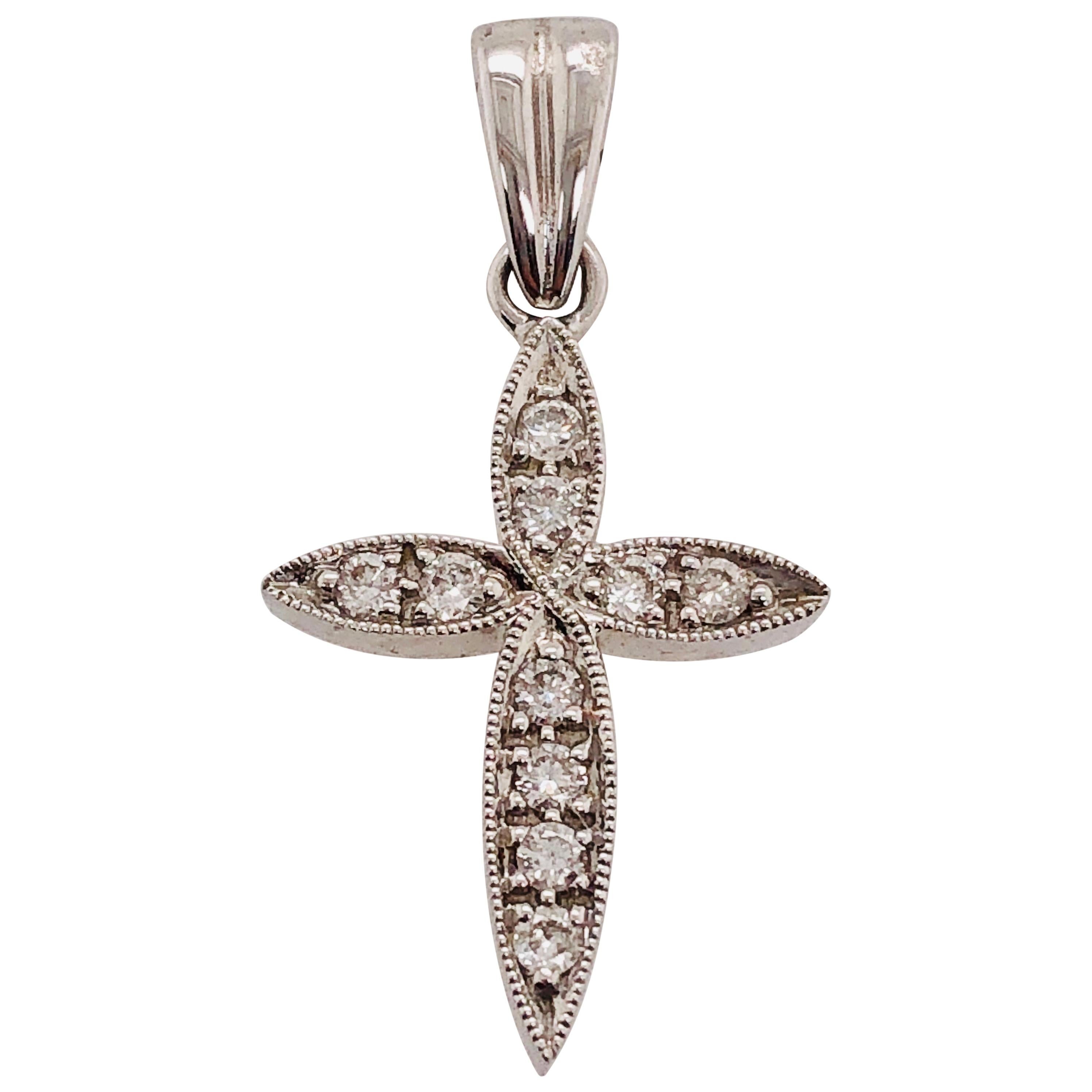 18 Karat White Gold Cross Diamond Pendant 0.18 Total Diamond Weight For Sale