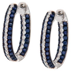 Or blanc 18 carats Cttw. Créoles pavées de saphirs bleus et de diamants
