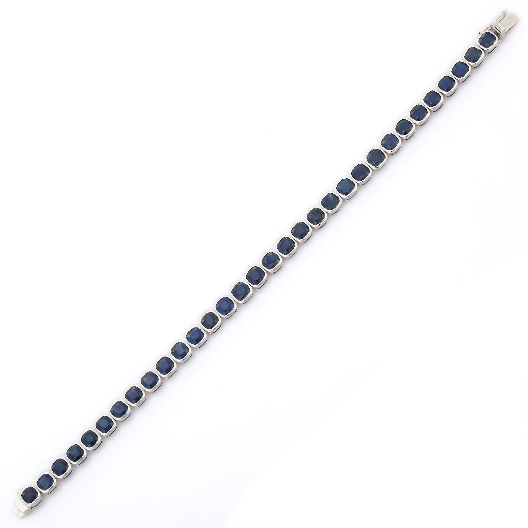 18 Karat White Gold 19.15 Carat Dark Blue Sapphire Tennis Bracelet In New Condition For Sale In Houston, TX