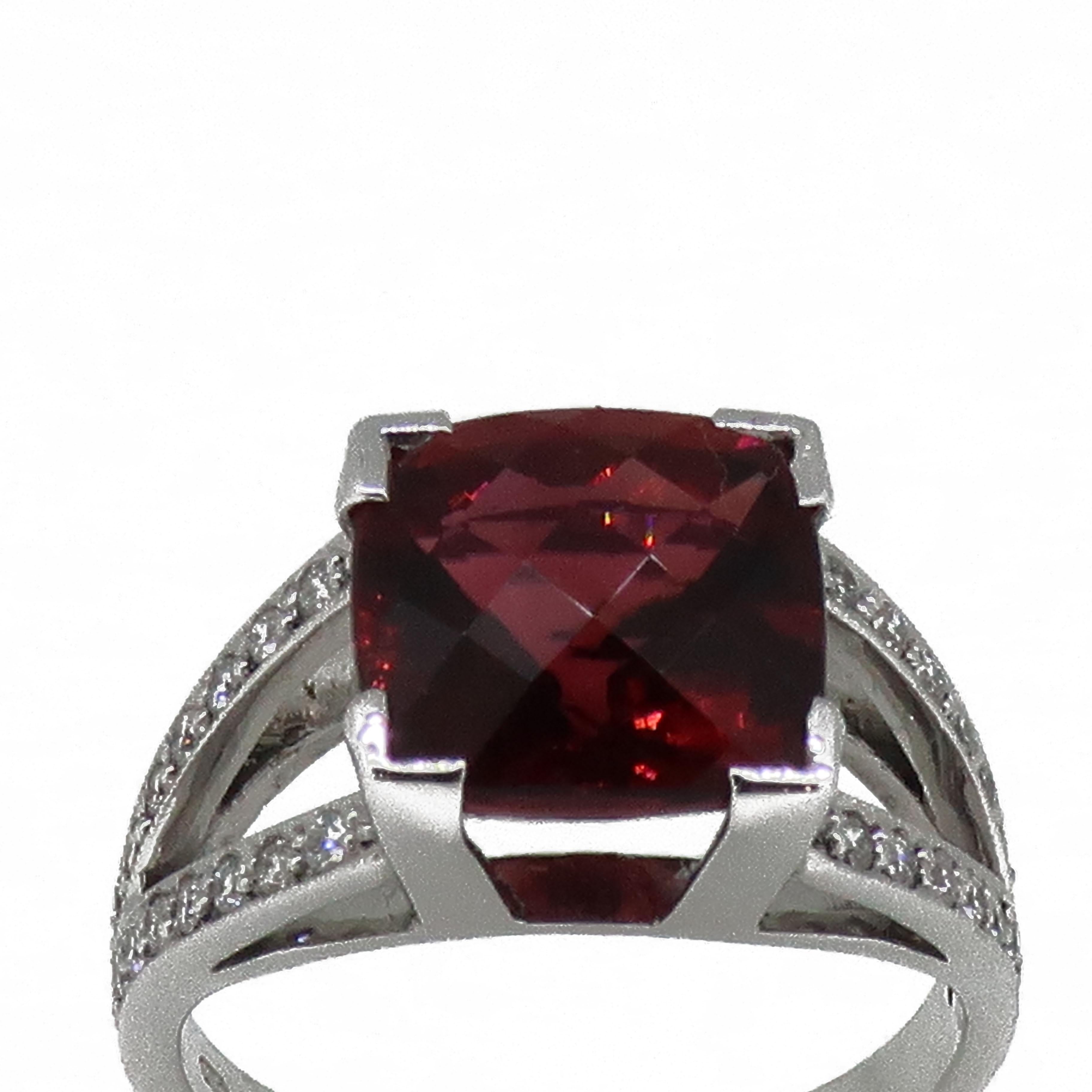 18 Karat White Gold Cushion Checkerboard Cut Rubellite and Diamond Cocktail Ring In New Condition For Sale In East Grinstead, GB