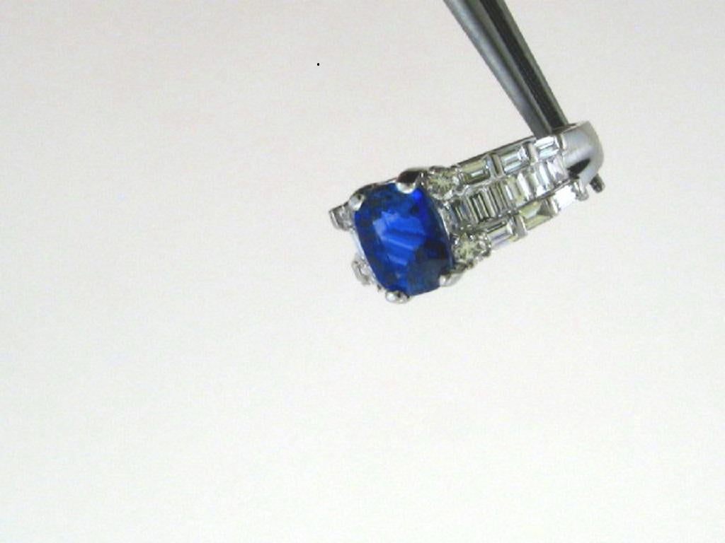 Contemporary 18 Karat White Gold Cushion Cut Blue Sapphire and Diamond Ring