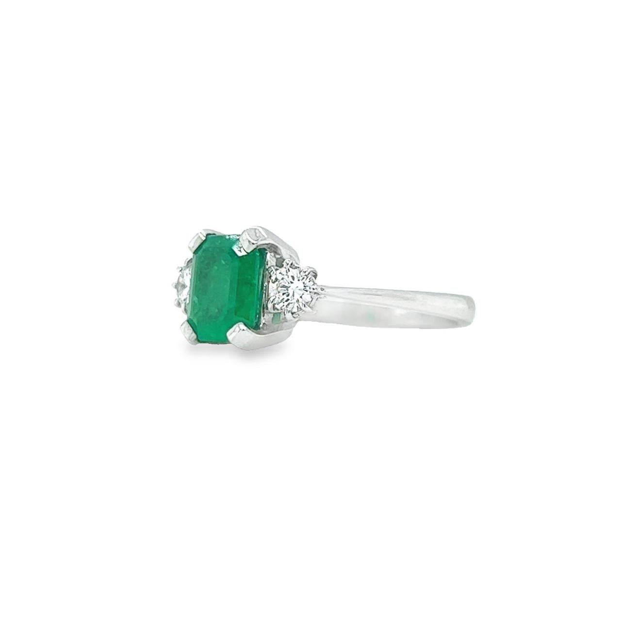 18 Karat White Gold Cushion Emerald Diamond Cocktail Ring For Sale 1