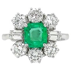 18 Karat White Gold Cushion Emerald Diamond Cocktail Ring