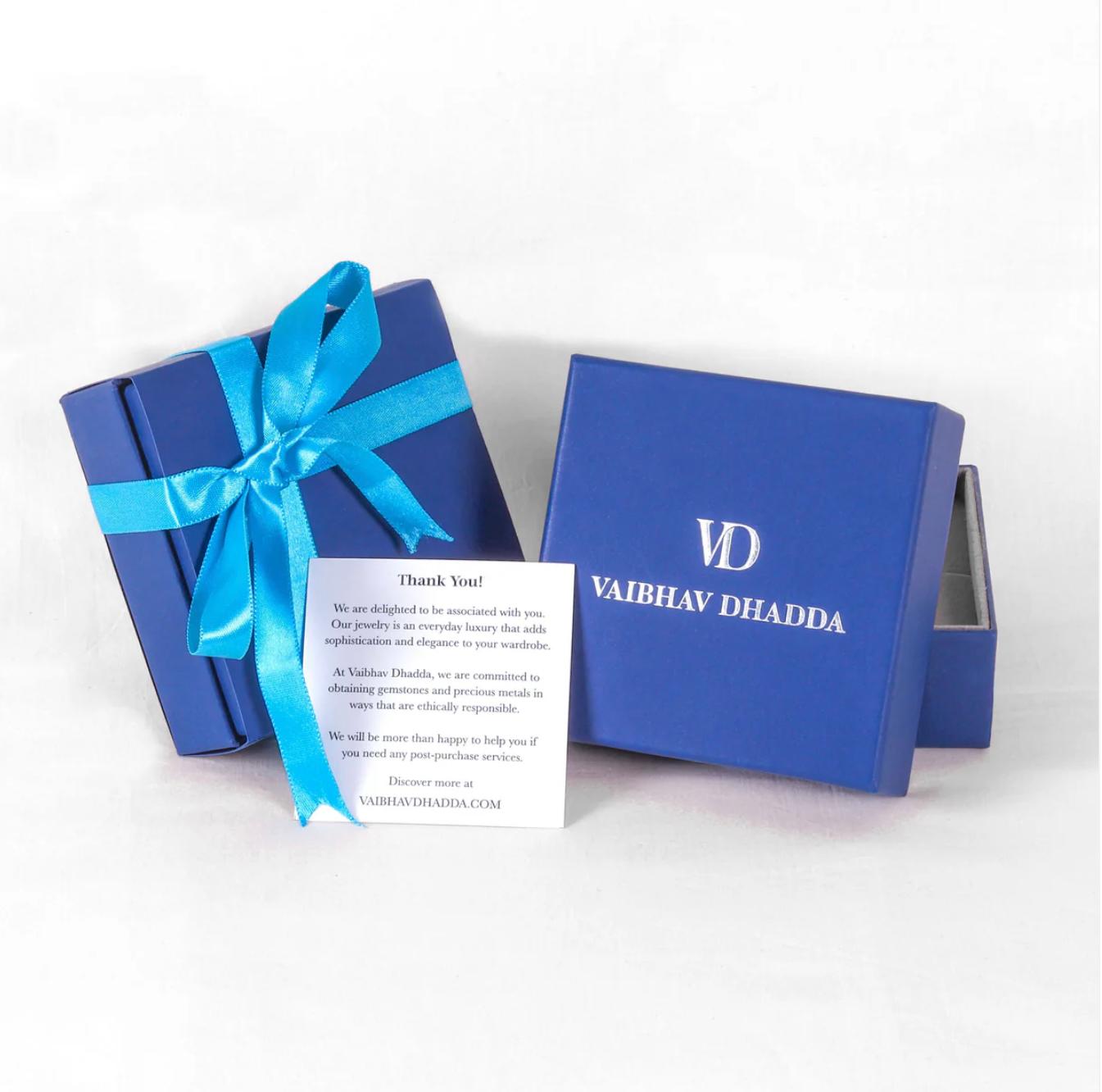 Ciondolo in oro bianco 18 carati con taglio personalizzato Baguette con diamante Topazio Blu in vendita 5