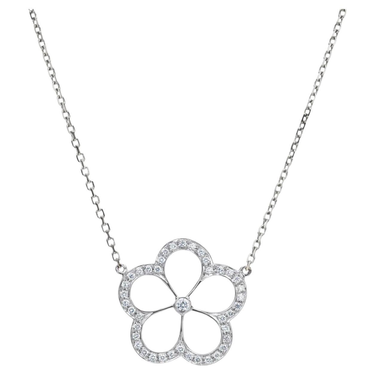 18 Karat White Gold Daisy 0.30 Cttw. Diamond Necklace by Gumuchian en venta