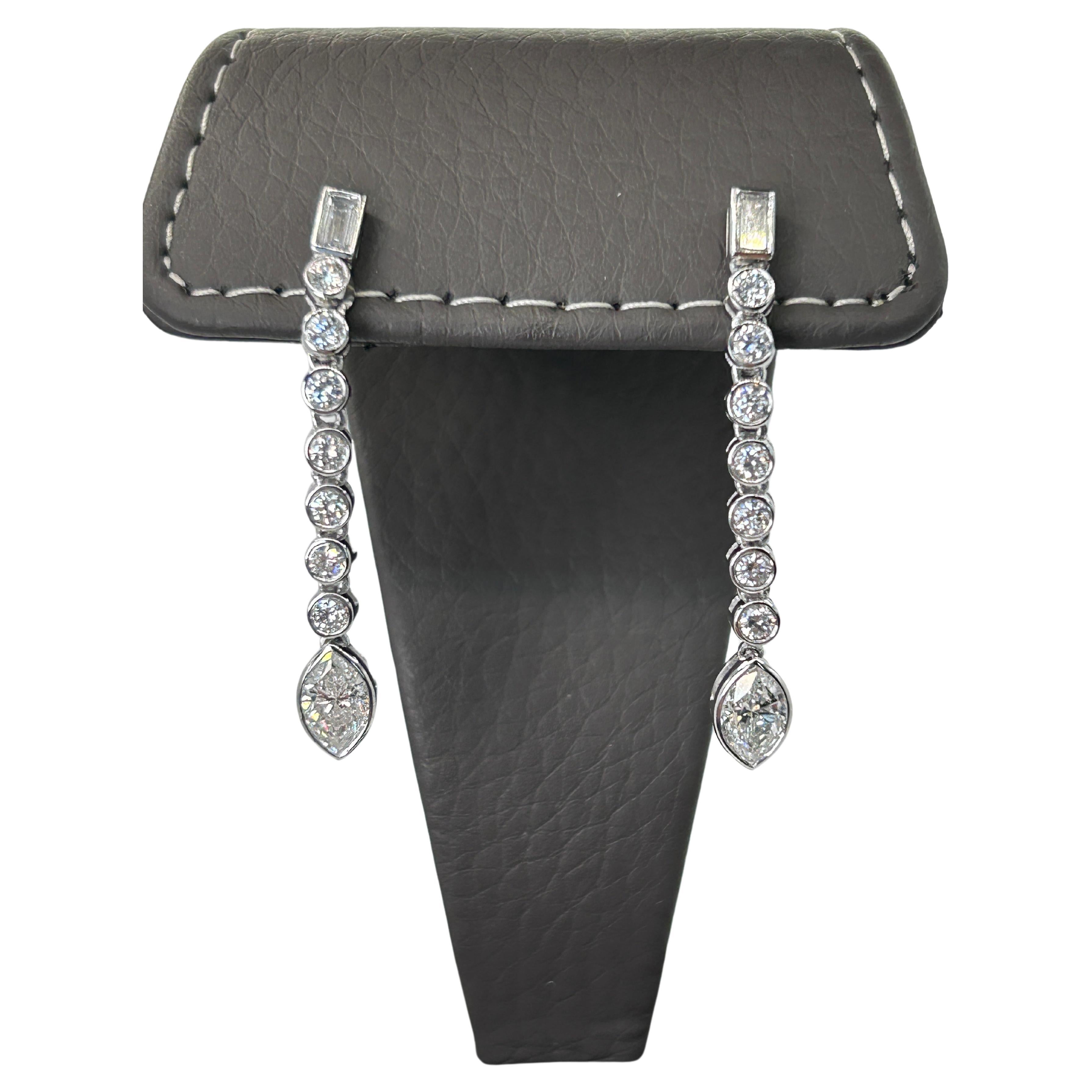 18 Karat White Gold Dangle Earrings with 1.53 Carat Total Weight of Diamonds
