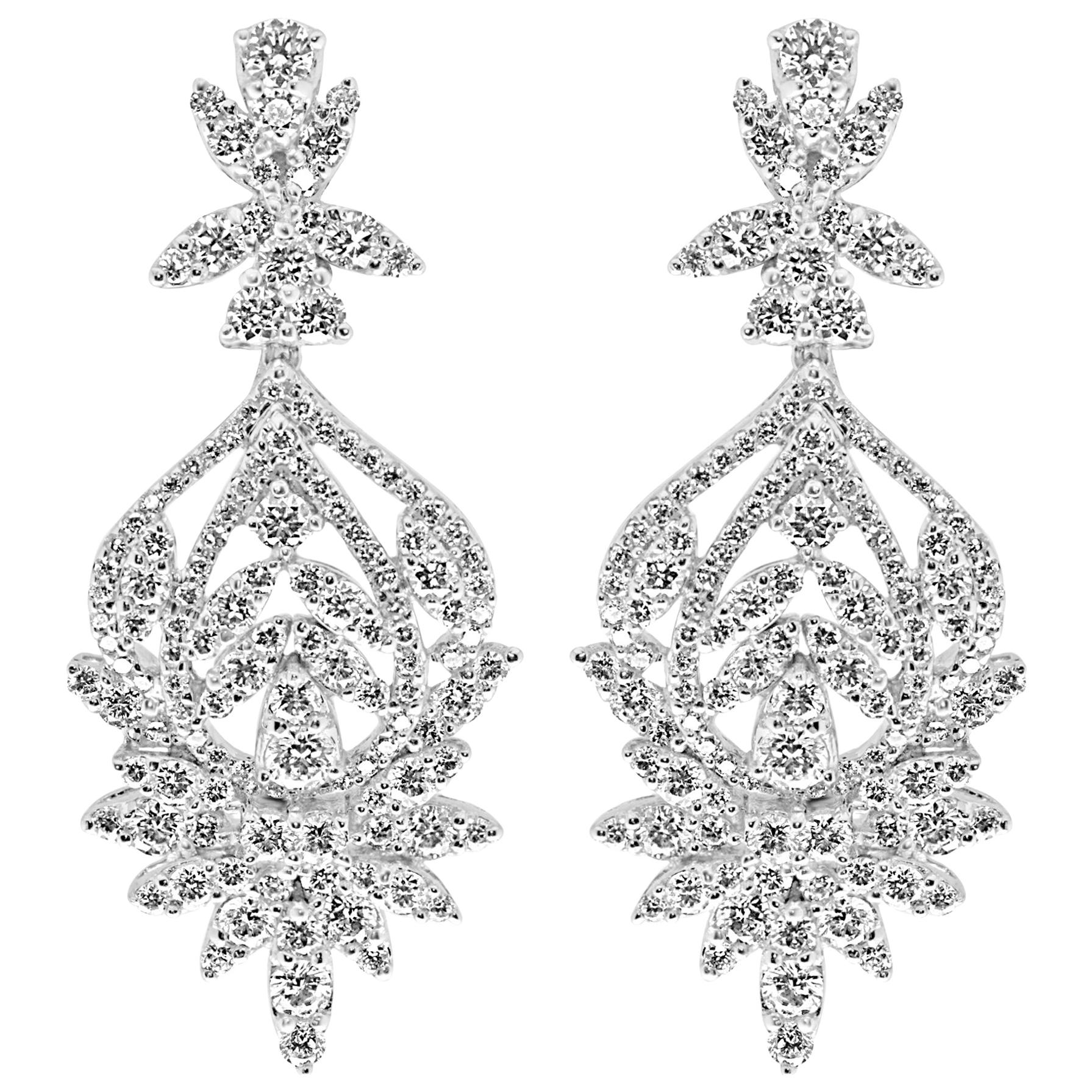18 Karat White Gold Dangling Brilliant Cut Diamonds Earrings For Sale