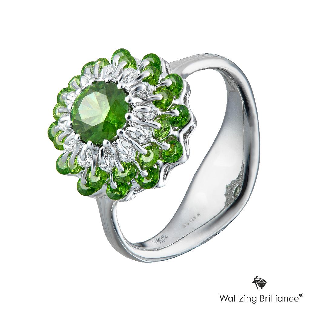 18 Karat White Gold Demantoid Garnet Diamond Ring