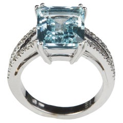 18 Karat White Gold Diamond and Aquamarine Ring