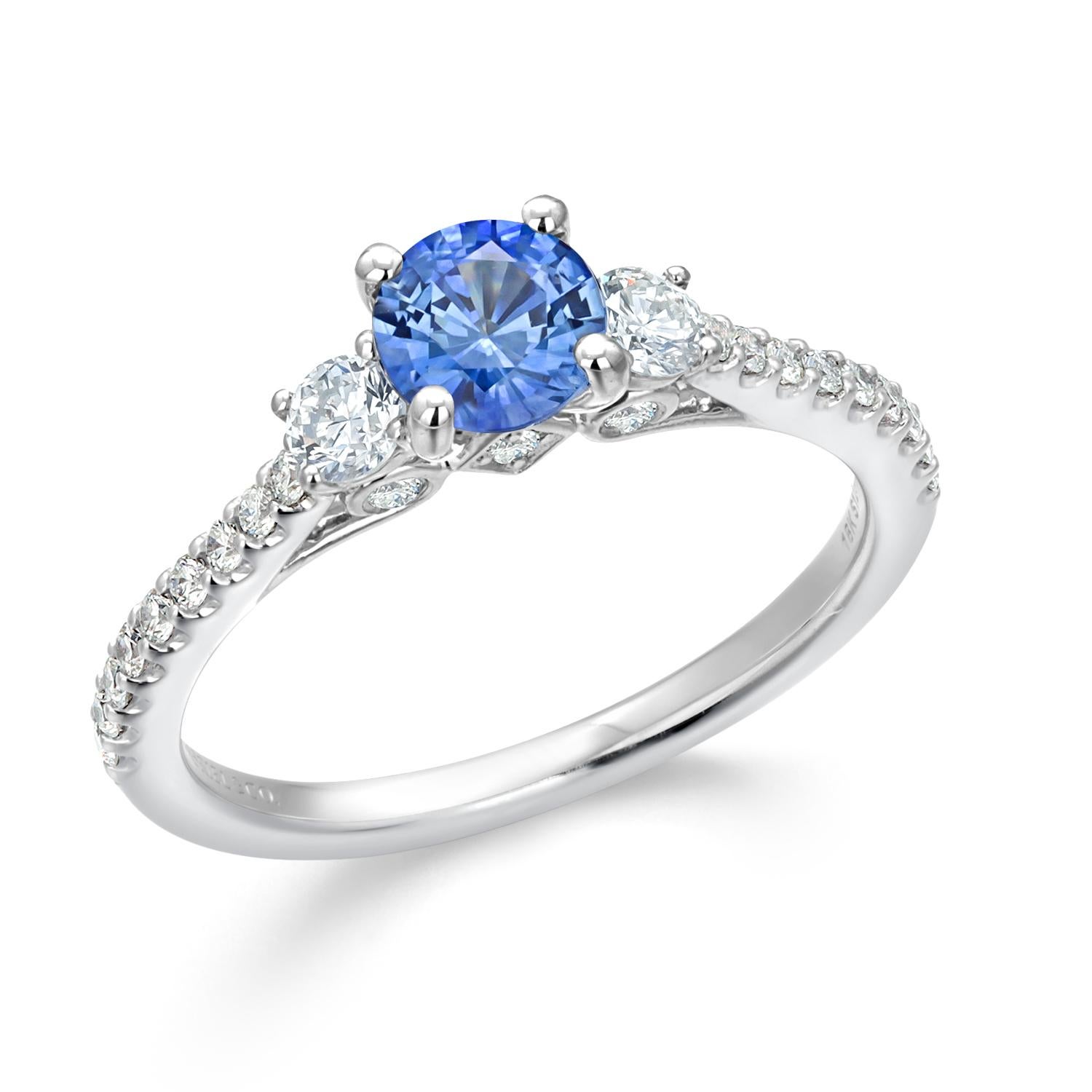  18 Karat White Gold Diamond and Ceylon Sapphire 1.53 Carat Engagement Ring For Sale 2