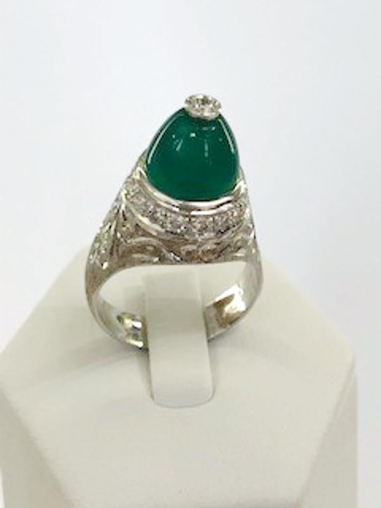 Women's or Men's 18 Karat White Gold Diamond and Chrysoprase Ring For Sale