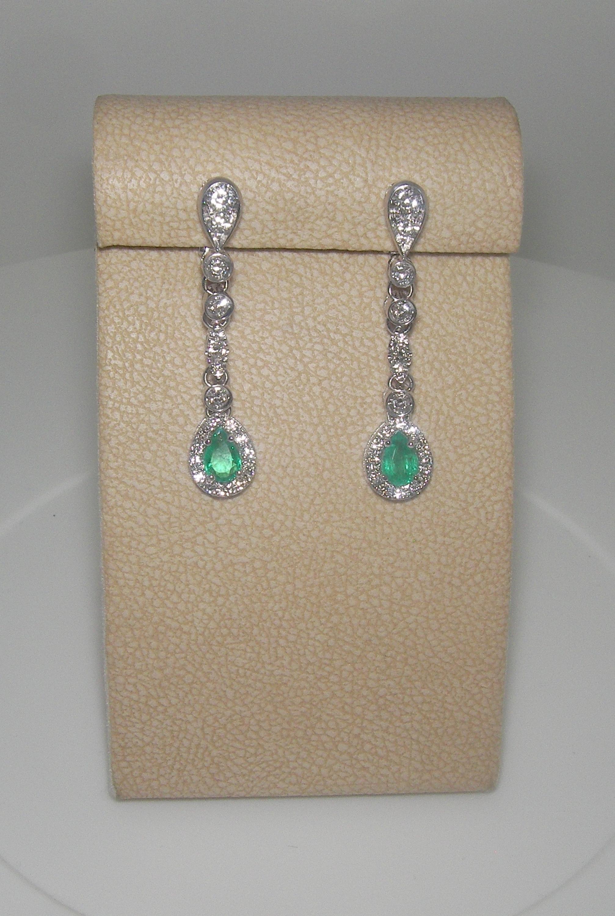 18 Karat White Gold Diamond and Emerald Dangle Earrings



2 Emerald 0,76 Carats
46  Diamonds 0,73 Carats


Founded in 1974, Gianni Lazzaro is a family-owned jewelery company based out of Düsseldorf, Germany.
Although rooted in Germany, Gianni