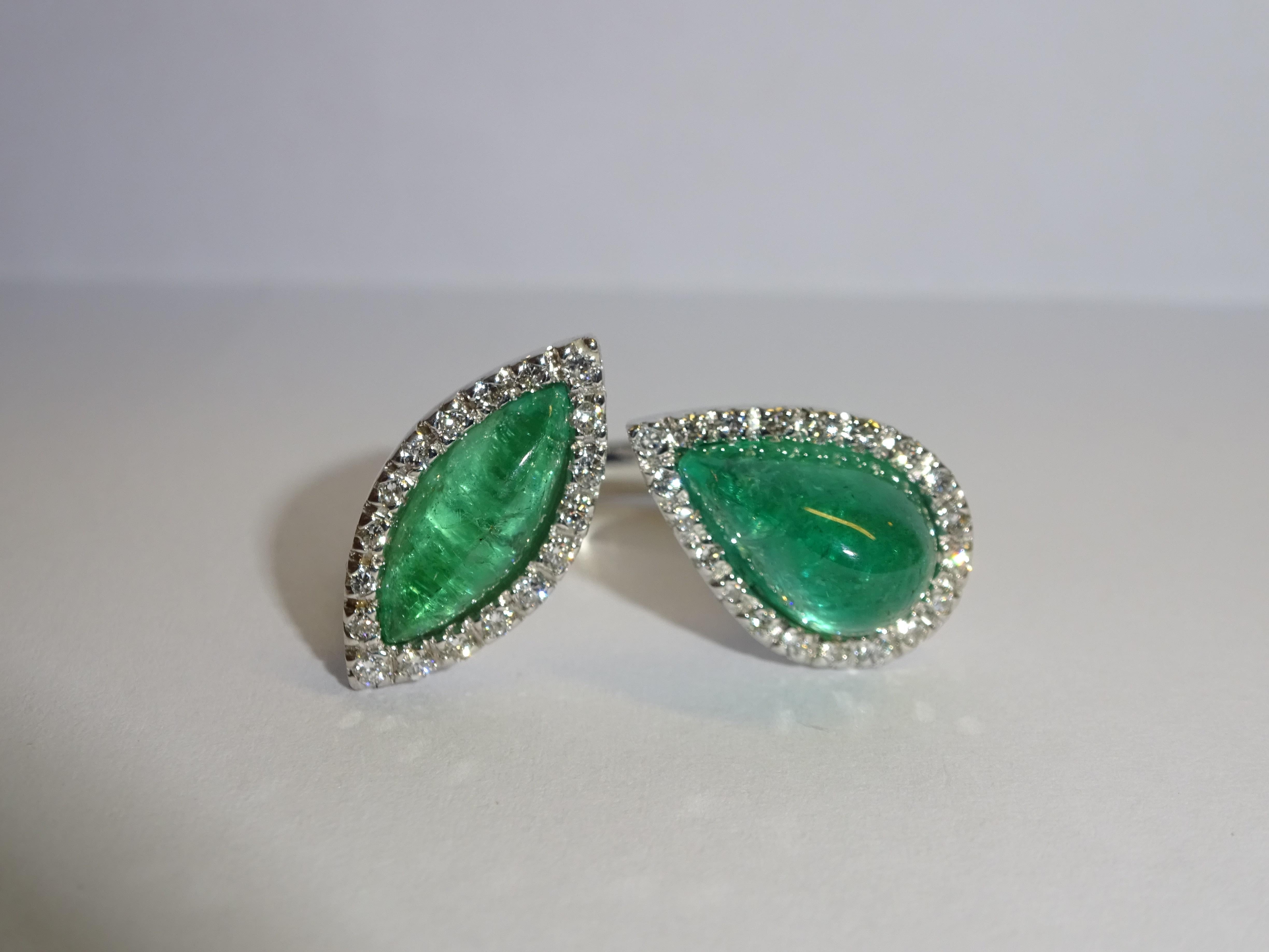 18 Karat White Gold Diamond and Emerald Ring In New Condition For Sale In Duesseldorf, DE