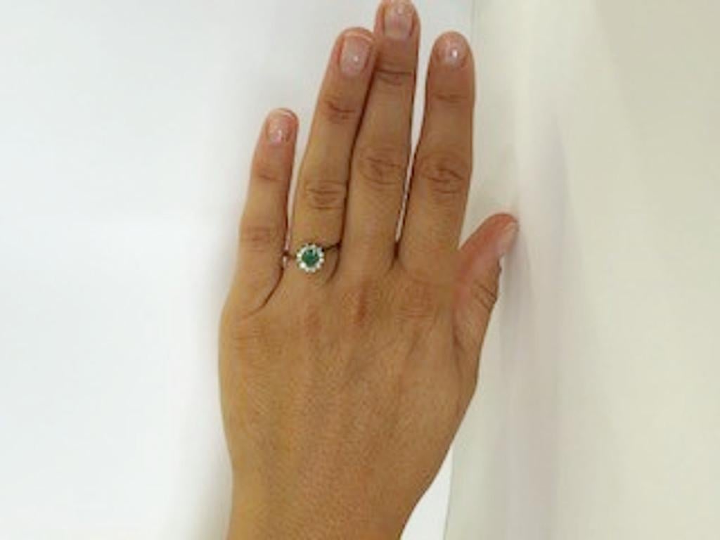 18 Karat White Gold Diamond and Emerald Ring For Sale 2