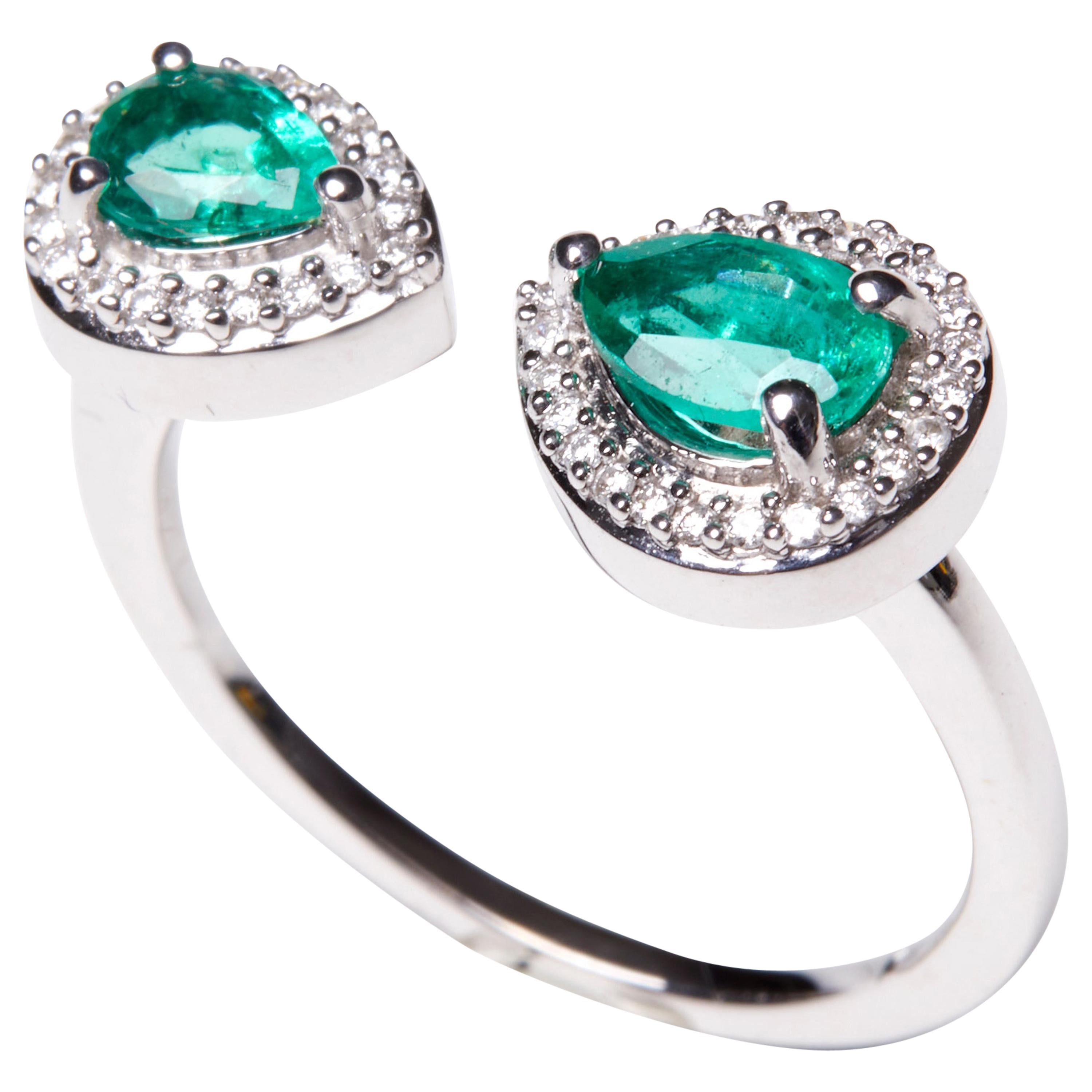 18 Karat White Gold Diamond and Emerald  Ring