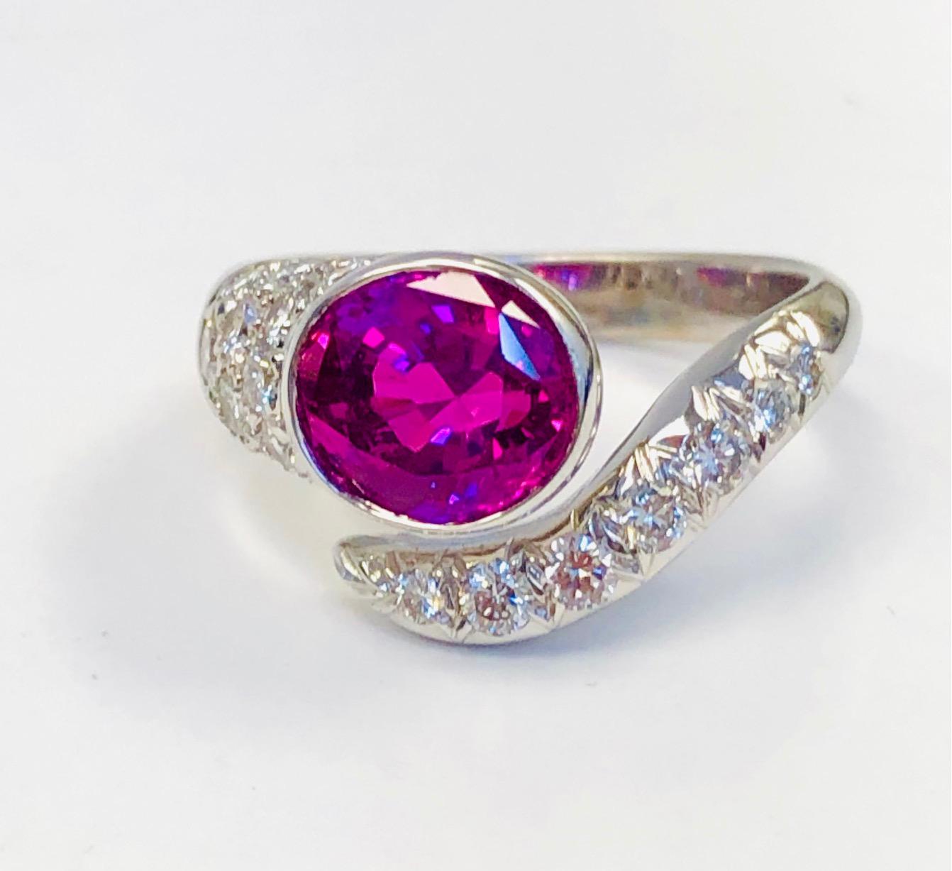 Oval Cut 18 Karat White Gold Diamond and Fine 2.28 Carat Pink Sapphire For Sale