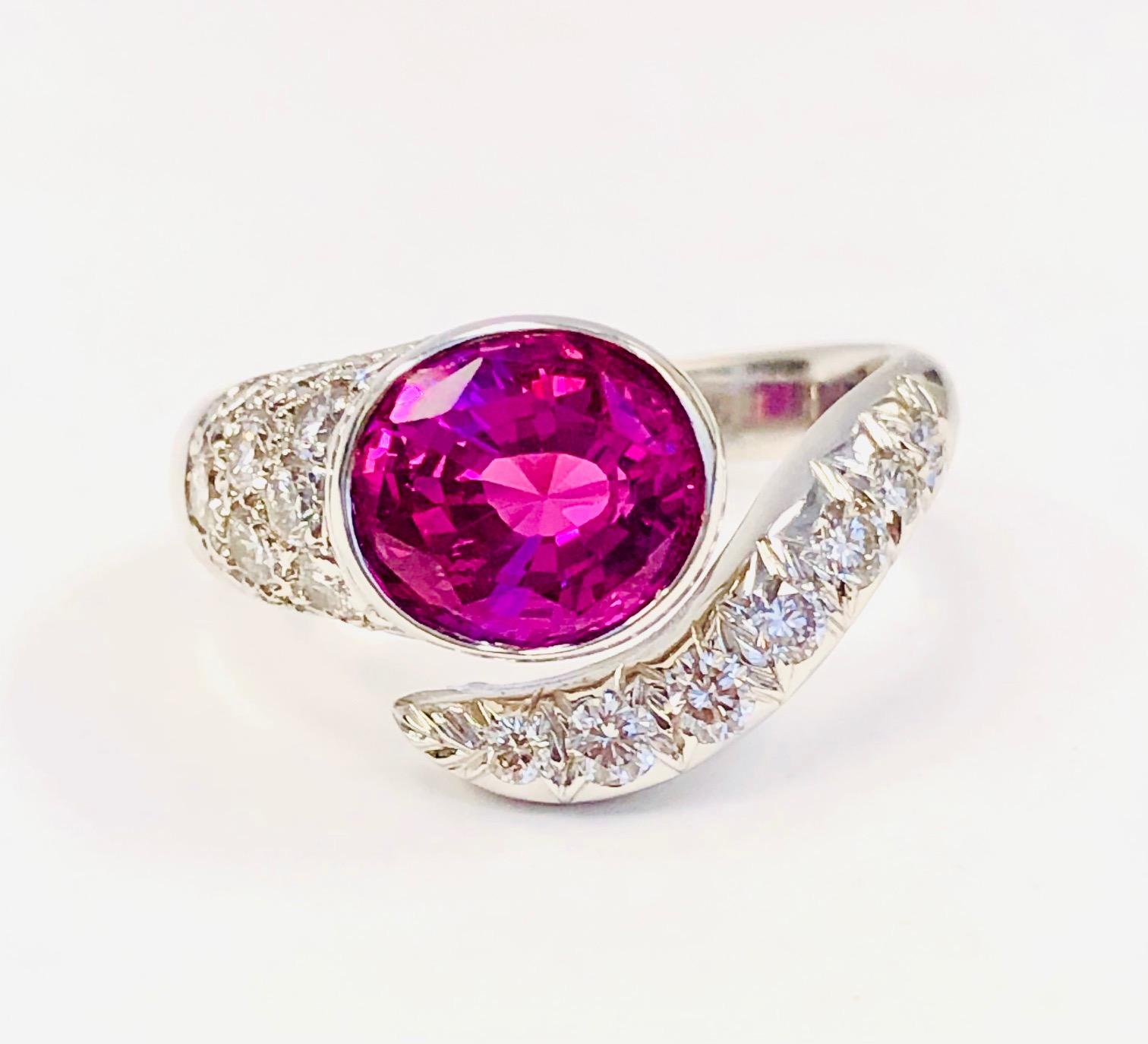 18 Karat White Gold Diamond and Fine 2.28 Carat Pink Sapphire In New Condition For Sale In New York, NY