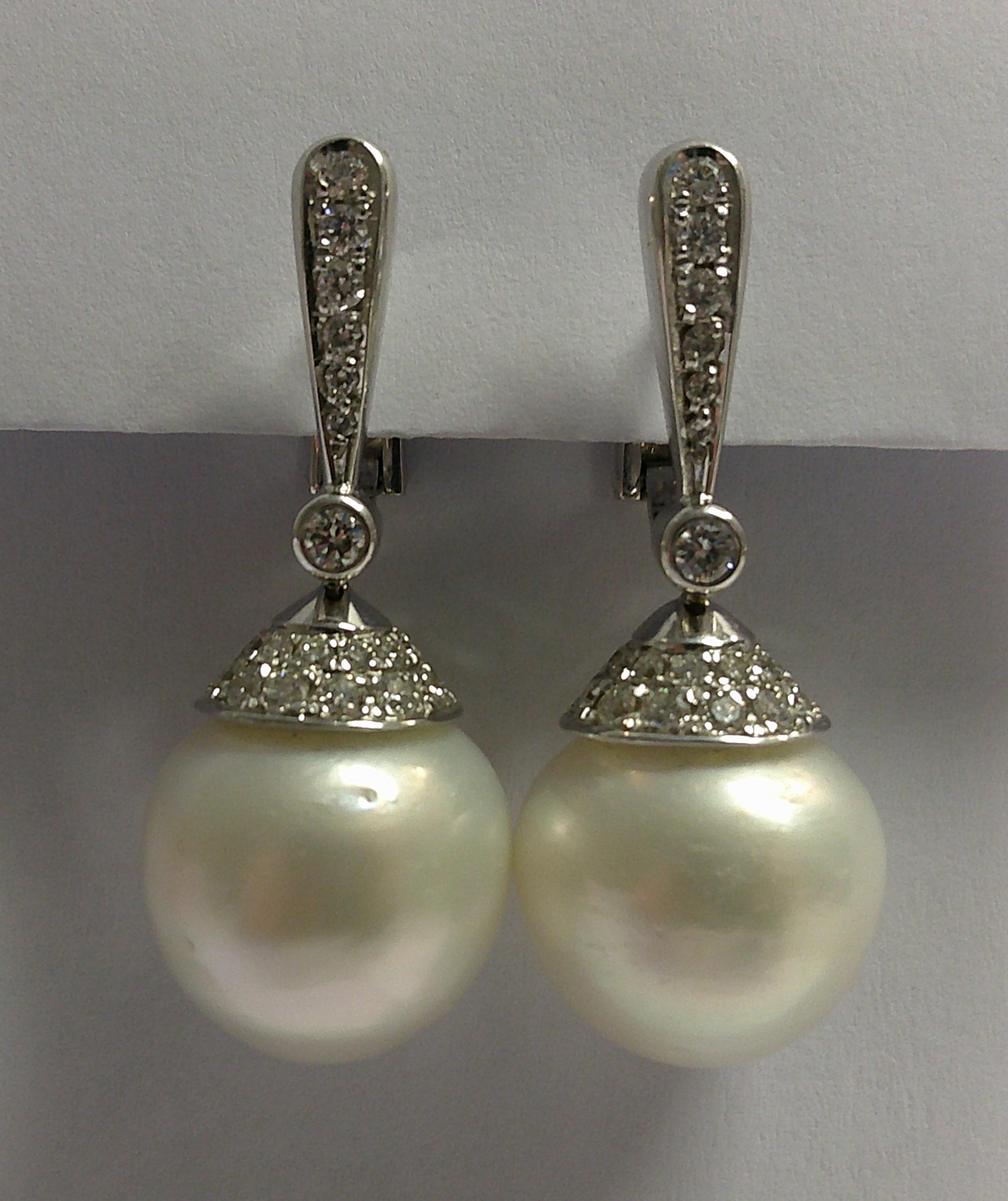 Women's 18 Karat White Gold Diamond and Paerl Dangle Earrings For Sale