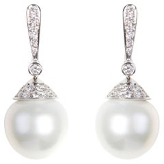 Boucles d'oreilles pendantes en or blanc 18 carats, diamants et Paerl