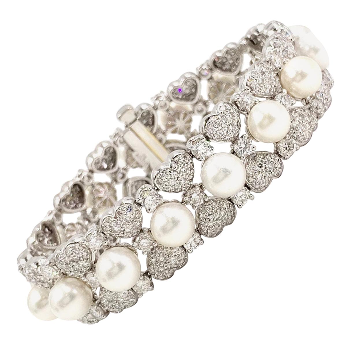 18 Karat White Gold Diamond and Pearl Bracelet For Sale