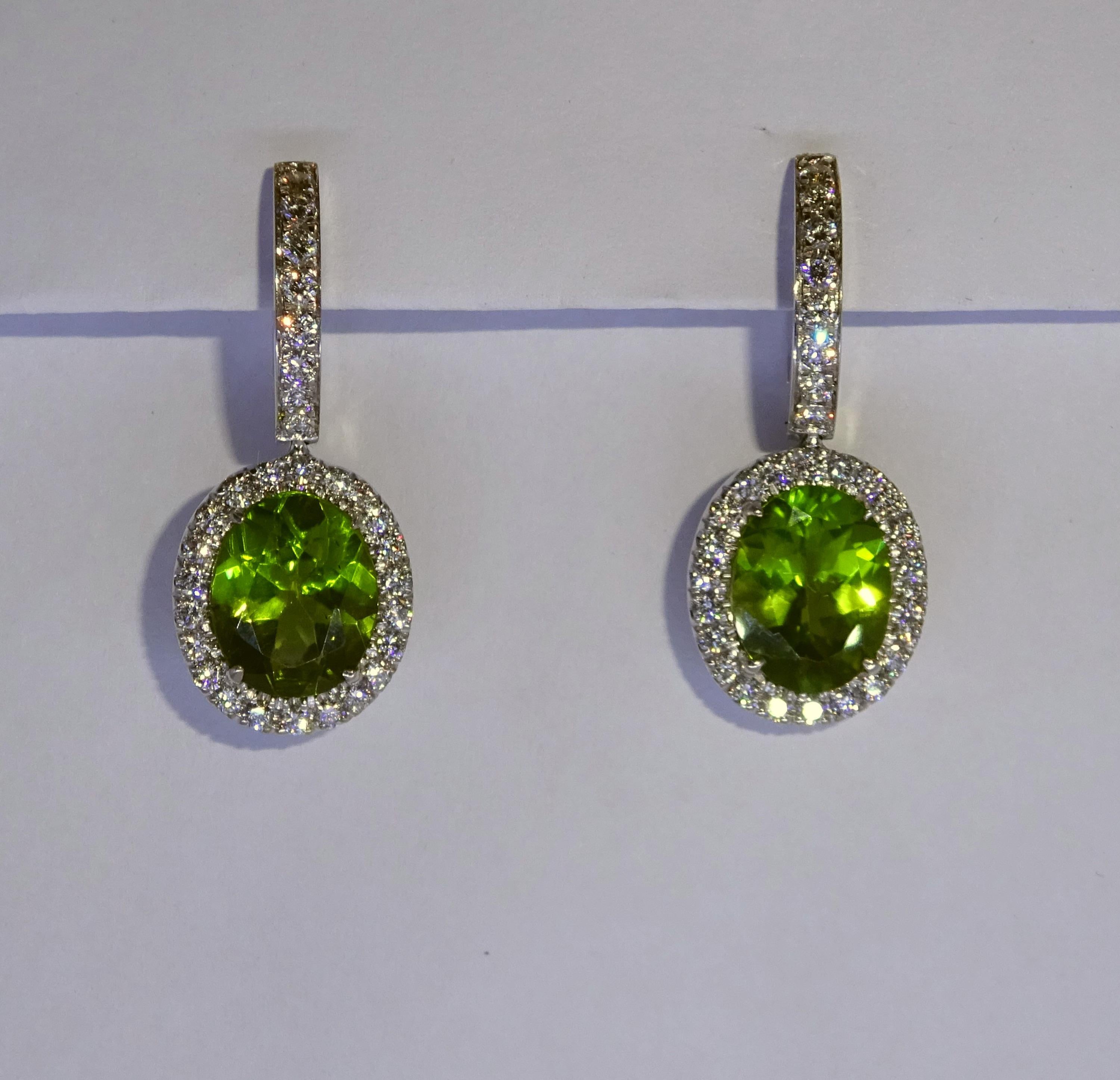 18 Karat White Gold Diamond and Peridot Earrings

60 Diamonds 0.67 Carat
2 Peridot  4.70 carat



Size EU 54 US 6.8


Founded in 1974, Gianni Lazzaro is a family-owned jewelery company based out of Düsseldorf, Germany.
Although rooted in Germany,