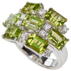 18 Karat White Gold Diamond and Peridot Ring