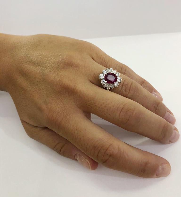 18 Karat White Gold Diamond and Ruby Ring For Sale 5