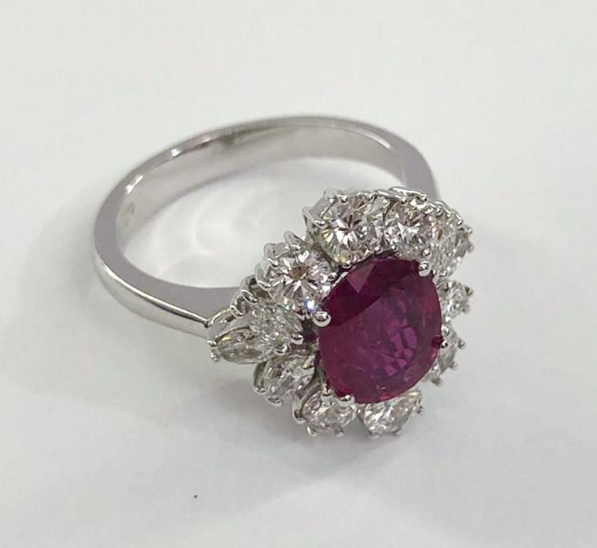 18 Karat White Gold Diamond and Ruby Ring For Sale 2