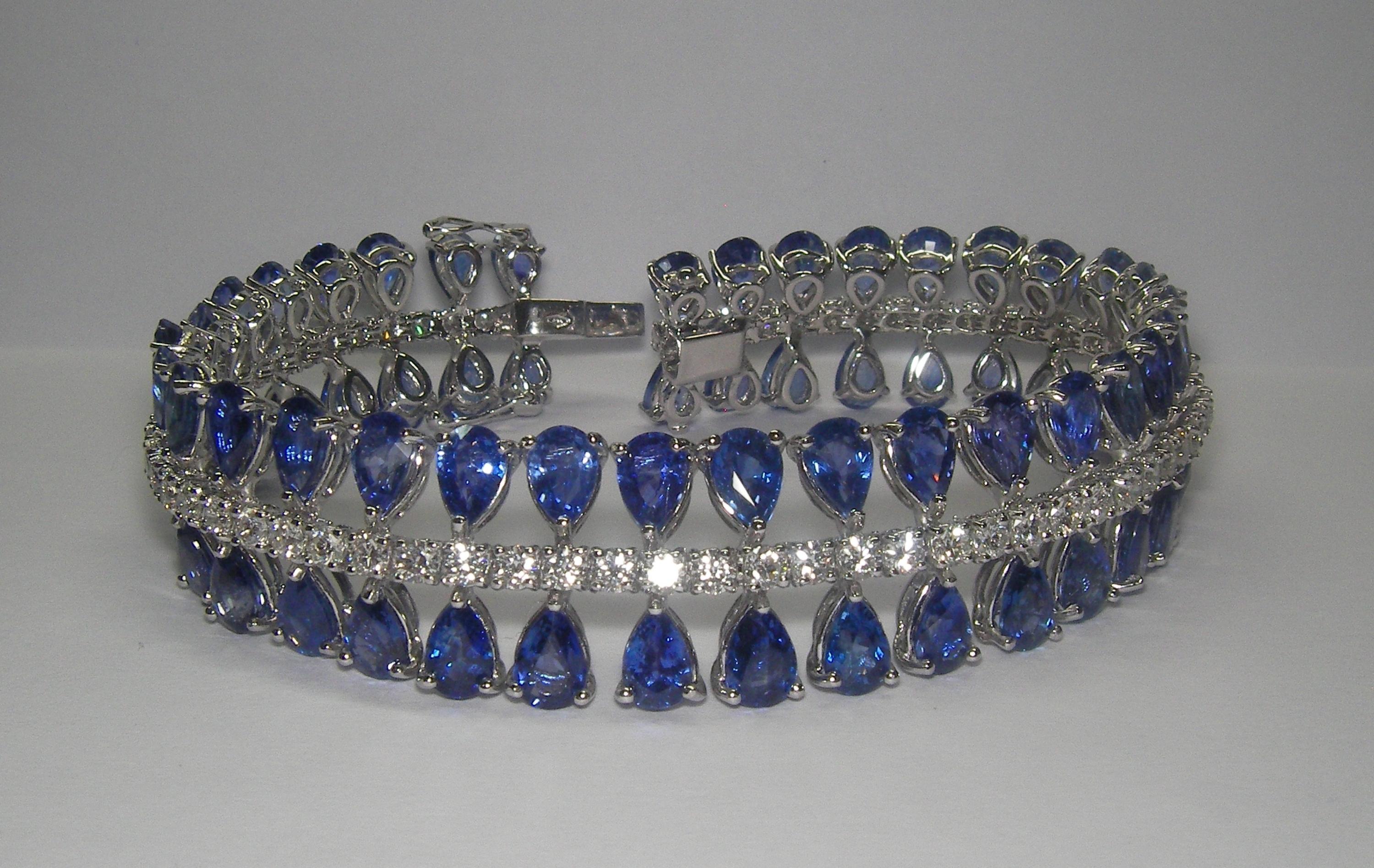 18 Karat White Gold Diamond and Sapphire Bracelet

68 Diamonds 3,86 Carat H SI
68 Saphire 32,69 Carat



Founded in 1974, Gianni Lazzaro is a family-owned jewelry company based out of Düsseldorf, Germany.
Although rooted in Germany, Gianni Lazzaro's