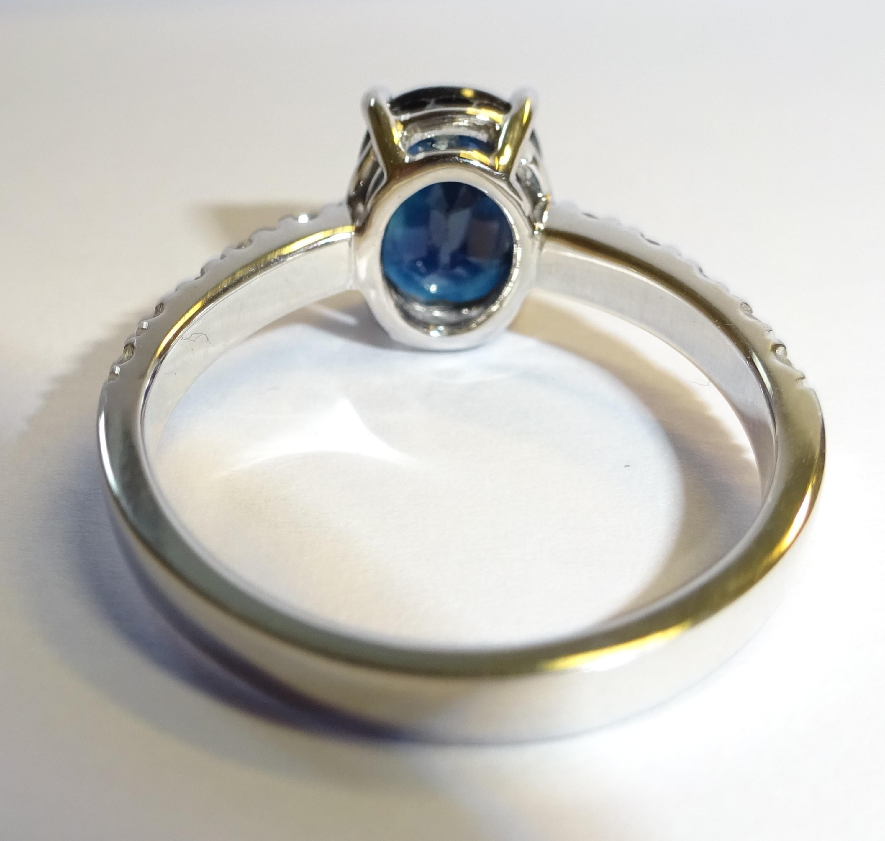18 Karat White Gold Diamond and Sapphire Cocktail Ring For Sale 1