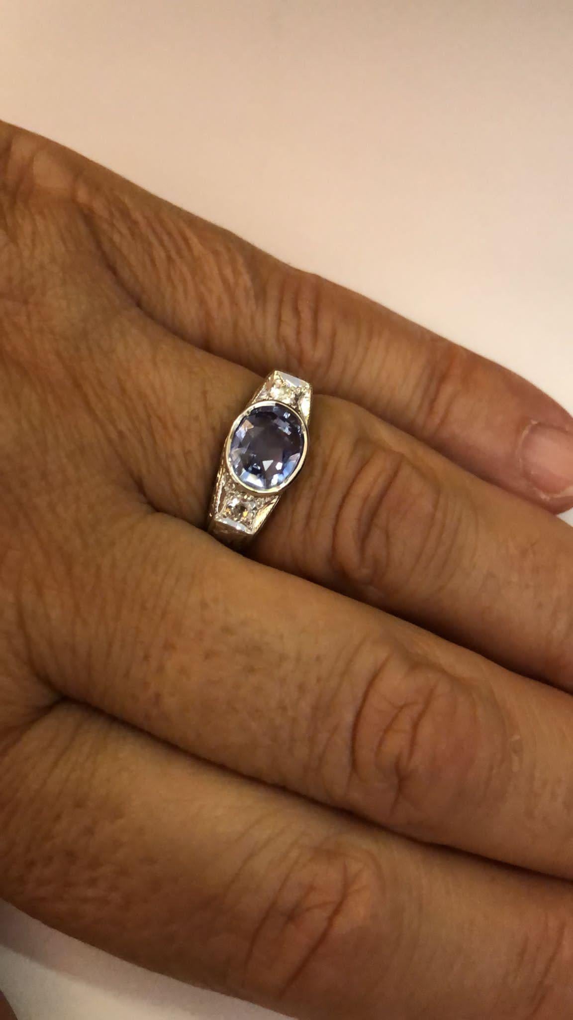 18 Karat White Gold Diamond and Sapphire Ring For Sale 6