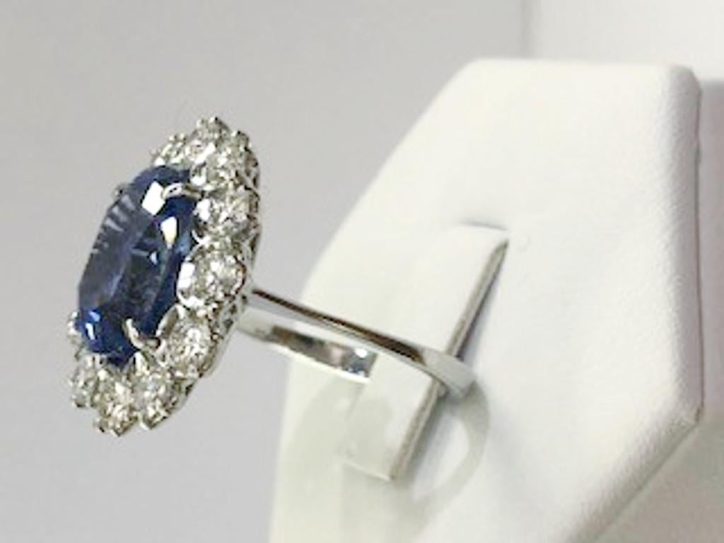 Bague en or blanc 18 carats, diamant et saphir Bon état - En vente à Palm Springs, CA