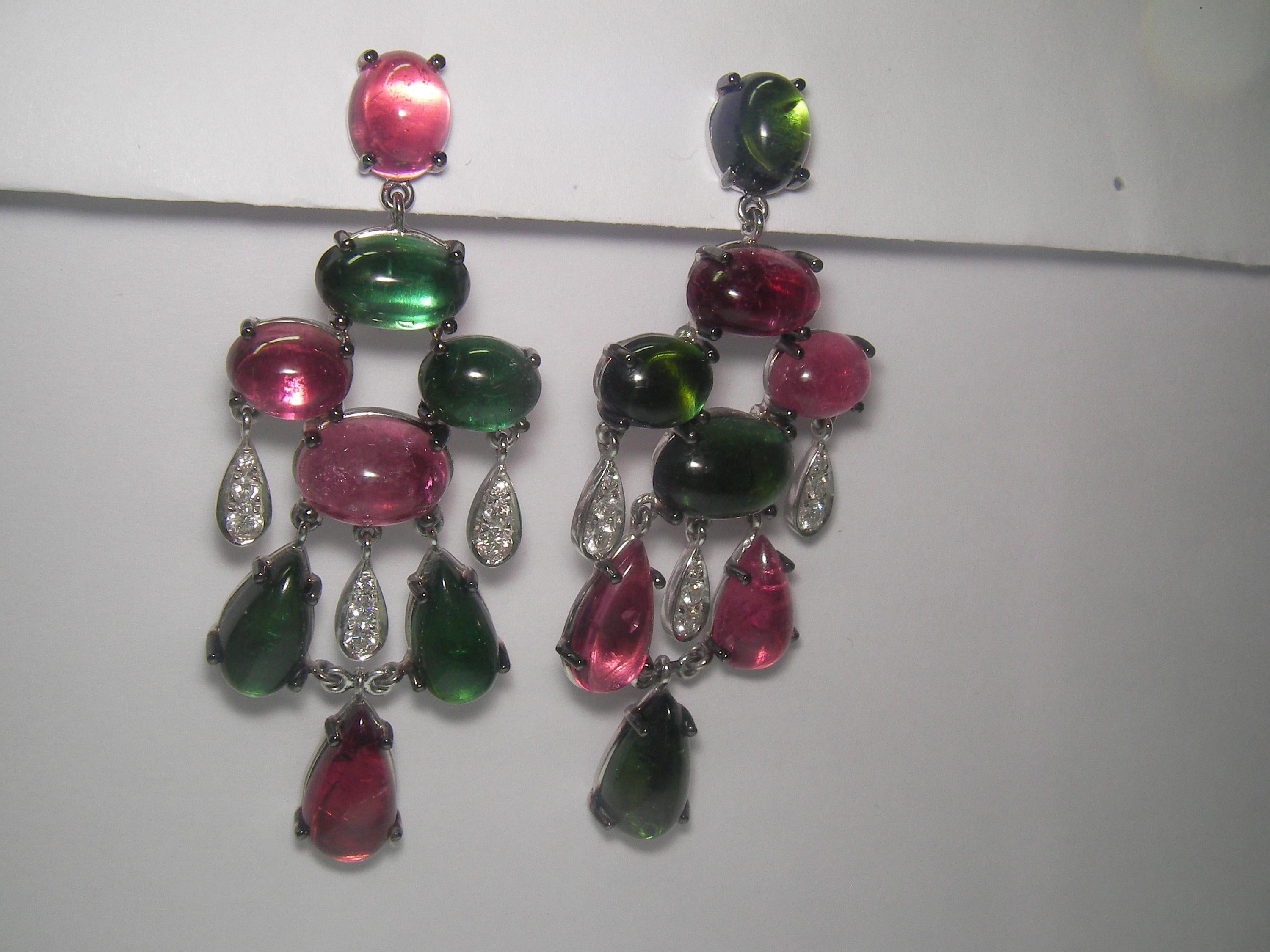 18 Karat White Gold Diamond and Tourmaline Dangle Earrings In New Condition For Sale In Duesseldorf, DE