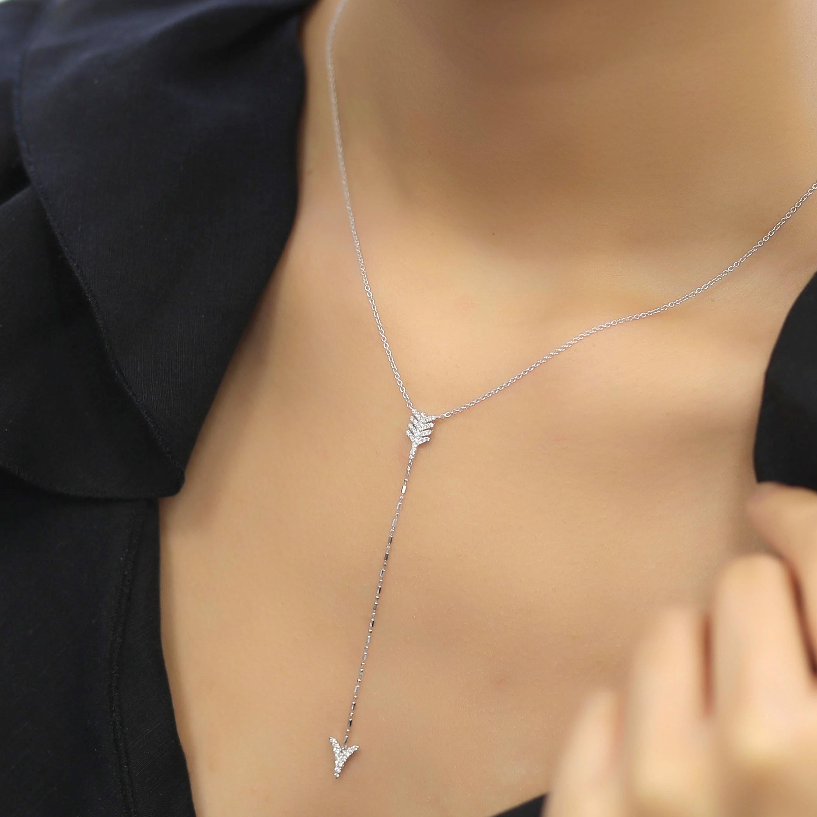 18 Karat White Gold Diamond Arrow V Long Pendant Necklace In New Condition In Los Angeles, CA