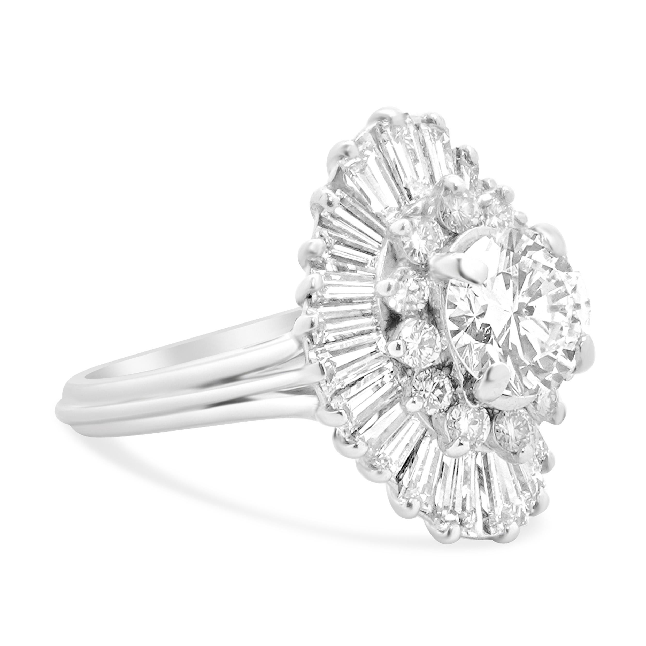 Taglio rotondo Anello Ballerina con diamanti in oro bianco 18 carati in vendita