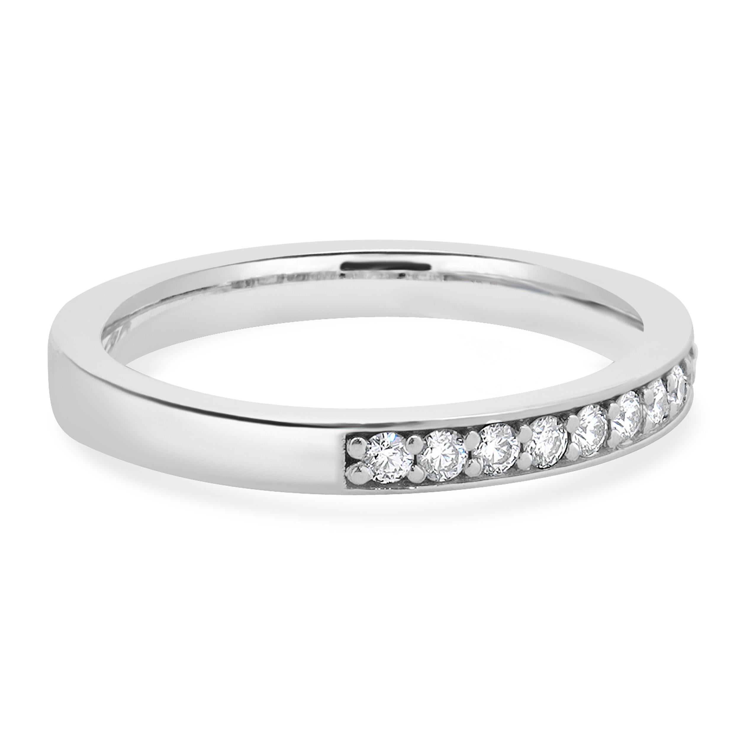 18 Karat White Gold Diamond Band In Excellent Condition For Sale In Scottsdale, AZ