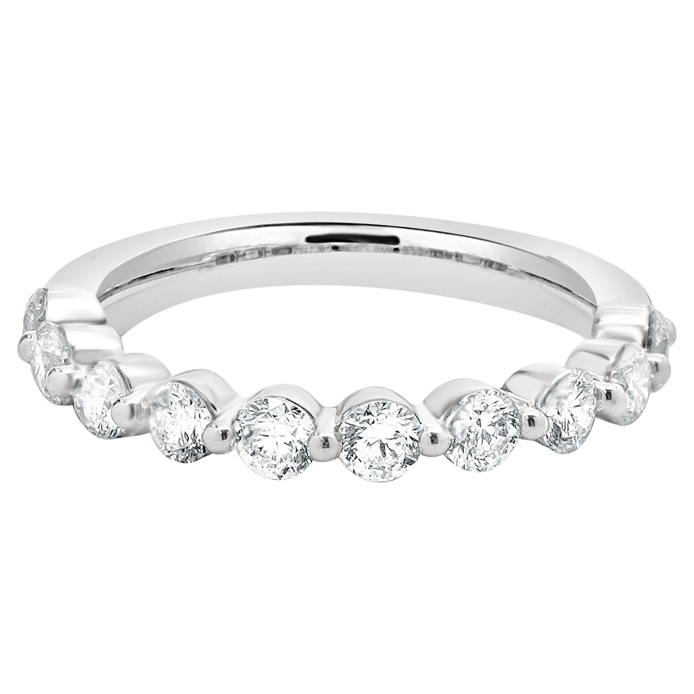Anillo de diamantes de oro blanco de 18 quilates